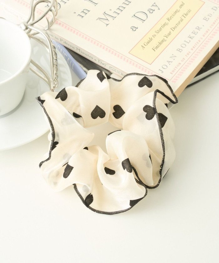 【ウィゴー/WEGO】のL総柄ハートシュシュ インテリア・キッズ・メンズ・レディースファッション・服の通販 founy(ファニー) https://founy.com/ ファッション Fashion レディースファッション Fashion for Women シュシュ&ヘアアクセ/ヘアアレンジ Scrunchies & Hair Accessories おすすめ Recommended / Our Picks アクセサリー Fashion Accessories スマホ Smartphone, Mobile Device |ID: prp329100004850528 ipo3291000000035636362