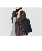 【ゲンテン/genten】のフェザートート トートバッグ 人気、トレンドファッション・服の通販 founy(ファニー) ファッション Fashion レディースファッション Fashion for Women バッグ Bags シンプル Simple, Minimal チャーム Charm, Pendant ポケット Pocket, Pocket Detail thumbnail クロ|ID: prp329100004850591 ipo3291000000035629525