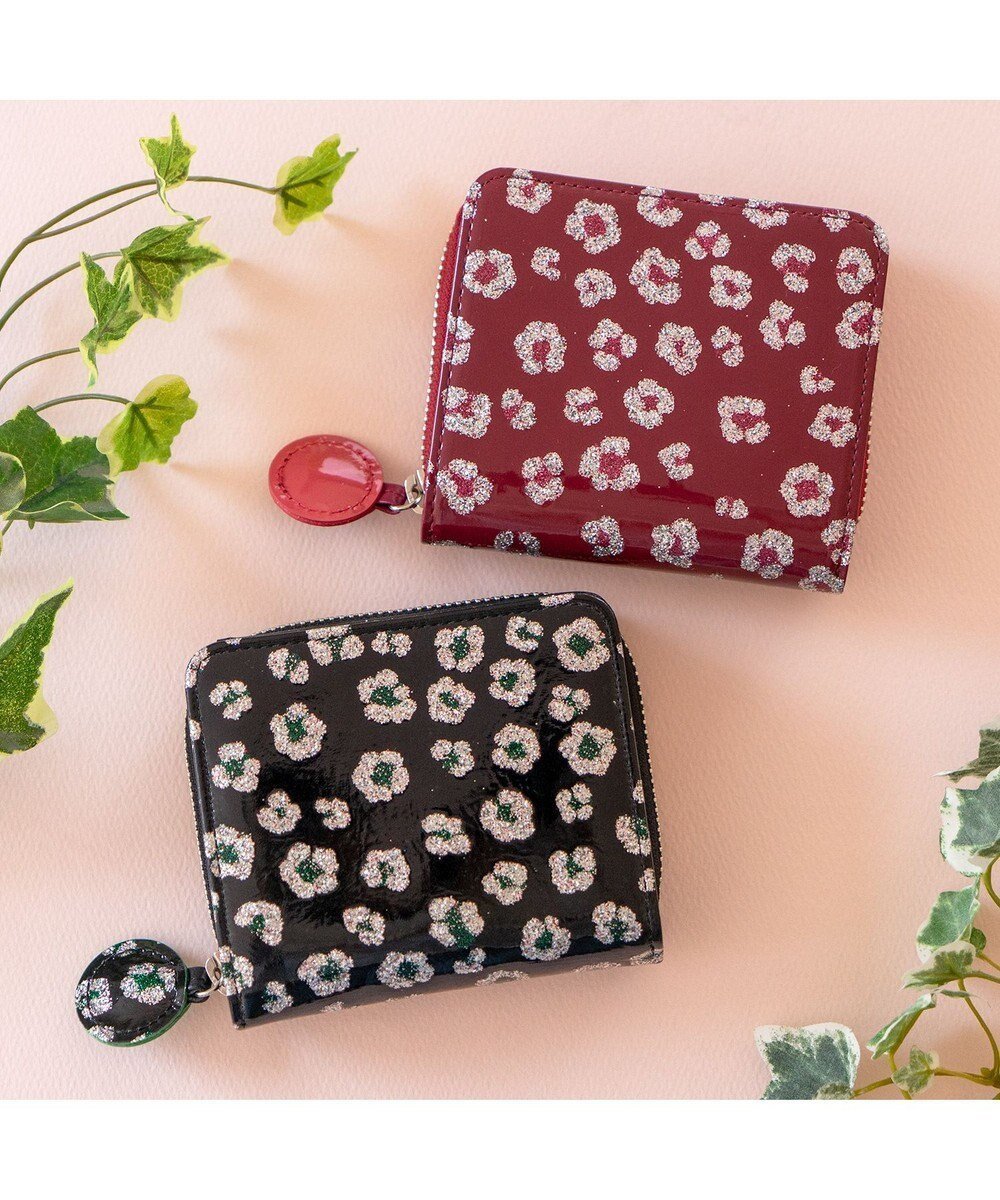 【ツモリチサト キャリー/tsumori chisato CARRY】のグリッターフラワー ラウンドファスナー 2つ折り財布 インテリア・キッズ・メンズ・レディースファッション・服の通販 founy(ファニー) 　ファッション　Fashion　レディースファッション　Fashion for Women　ミニ財布・二つ折り財布　Wallets & Card Cases　エナメル　Patent Leather　グリッター　Glitter, Sparkle　スマート　Smart, Elegant　ポケット　Pocket, Pocket Detail　ラウンド　Round, Round Neck　財布　Wallet, Purse　ブラック|ID: prp329100004850673 ipo3291000000035556867