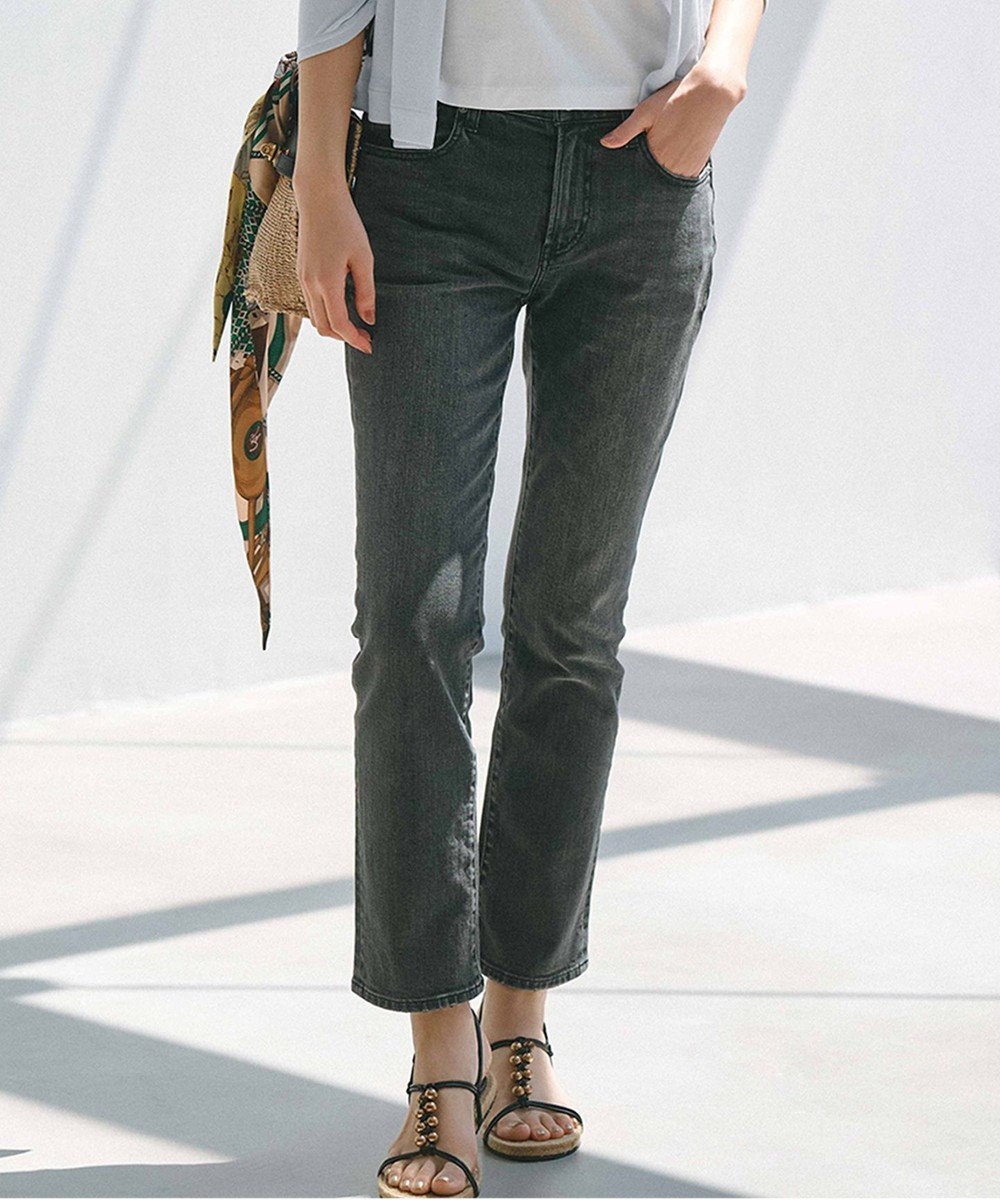 【23区/NIJYUSANKU】の【CLASSY.6月号掲載】23区DENIM ボーイフィット パンツ インテリア・キッズ・メンズ・レディースファッション・服の通販 founy(ファニー) 　雑誌掲載アイテム　Magazine Picks & Fashion Features　ファッション雑誌　Fashion Magazines　クラッシィ　CLASSY.　ファッション　Fashion　レディースファッション　Fashion for Women　パンツ　Pants & Trousers　デニムパンツ・ジーンズ・美脚デニム　Denim Jeans & Pants　ヴィンテージ　Vintage Style　シルケット　Silket, Silky Cotton　ジャケット　Jacket, Outerwear　ジーンズ　Jeans, Denim Pants　スキニー　Skinny, Slim Fit　ストレッチ　Stretch, Stretchy Fabric　ストレート　Straight, Straight Cut　雑誌　Magazine, Fashion Magazine　デニム　Denim, Jeans Material　定番　Standard, Basic Item　フィット　Fit, Slim Fit　6月号　June Issue, Jun. Edition　A/W・秋冬　Autumn/Winter　S/S・春夏　SS, Spring/Summer, Warm Season　夏　Summer　2023春夏・S/S　Spring/Summer 2023 SS23　2023年　2023　グレー系|ID: prp329100004850683 ipo3291000000035557054