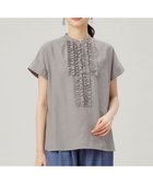 【自由区/JIYU-KU】の【洗える】ソフトリネンフリルディティール ブラウス 人気、トレンドファッション・服の通販 founy(ファニー) ファッション Fashion レディースファッション Fashion for Women トップス・カットソー Cut & Sew Tops シャツ・ブラウス・オフィスカジュアル Elegant Blouses & Button-Ups おすすめ Recommended / Our Picks シアー Sheer, See-Through スリーブ Sleeve, Long Sleeve / Short Sleeve ドレープ Drape, Draping Fabric バランス Balance, Style Balance フレンチ French, French Style フロント Front, Front Design エレガント 上品 Elegant 夏 Summer 春 Spring S/S・春夏 SS, Spring/Summer, Warm Season 洗える Machine Washable thumbnail グレー|ID: prp329100004850690 ipo3291000000035557314
