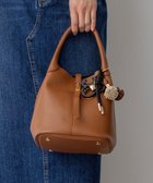 【23区/NIJYUSANKU】の【先行予約】VIOLAd ORO シュリンクレザー 2WAY ハンドバッグ 人気、トレンドファッション・服の通販 founy(ファニー) ファッション Fashion レディースファッション Fashion for Women バッグ Bags イタリア Italy エレガント 上品 Elegant コンパクト Compact, Small Size スクエア Square, Square Shape 財布 Wallet, Purse ダウン Down, Puffer ダブル Double, Double-Breasted フェイス Face, Facial Design フォルム Silhouette, Form ボストンバッグ Boston Bag, Retro Bag S/S・春夏 SS, Spring/Summer, Warm Season 夏 Summer ビジネス 仕事 通勤 Business / Work / Commuting 2026年 2026 thumbnail キャメル系|ID: prp329100004850846 ipo3291000000035562591