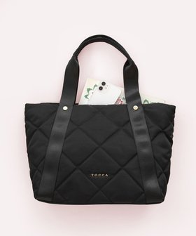 【トッカ/TOCCA】の【A4サイズ対応】TRACE PAVE QUILT TOTE キルトバッグ 人気、トレンドファッション・服の通販 founy(ファニー) ファッション Fashion レディースファッション Fashion for Women バッグ Bags 冬 Winter / This Winter キルト Quilt, Quilted Fabric フロント Front, Front Design ポケット Pocket, Pocket Detail メタル Metal, Metal Parts モダン Modern, Contemporary A/W・秋冬 Autumn/Winter 財布 Wallet, Purse ビジネス 仕事 通勤 Business / Work / Commuting |ID:prp329100004851127