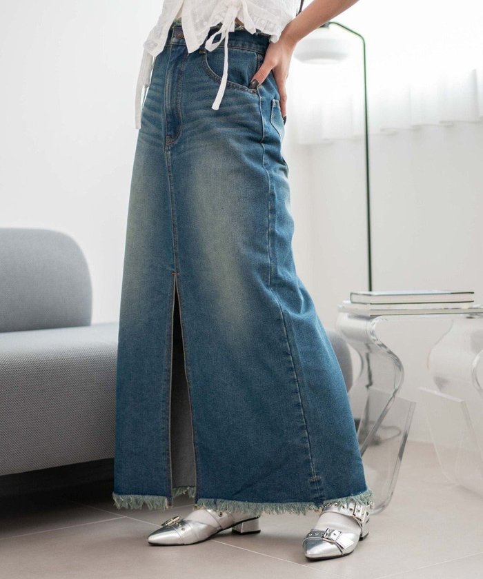 【ウィゴー/WEGO】のフリンジロングスリットデニムスカート インテリア・キッズ・メンズ・レディースファッション・服の通販 founy(ファニー) https://founy.com/ ファッション Fashion レディースファッション Fashion for Women スカート Skirts デニムスカート・カジュアルスカート Denim Skirts おすすめ Recommended / Our Picks ウエスタン Western Style ストレート Straight, Straight Cut スニーカー Sneakers, Trainers スマホ Smartphone, Mobile Device スリット Slit, Slit Detail デニム Denim, Jeans Material トレンド Trend, Trending Now 冬 Winter / This Winter 夏 Summer 春 Spring S/S・春夏 SS, Spring/Summer, Warm Season 秋 Autumn |ID: prp329100004851790 ipo3291000000035604069