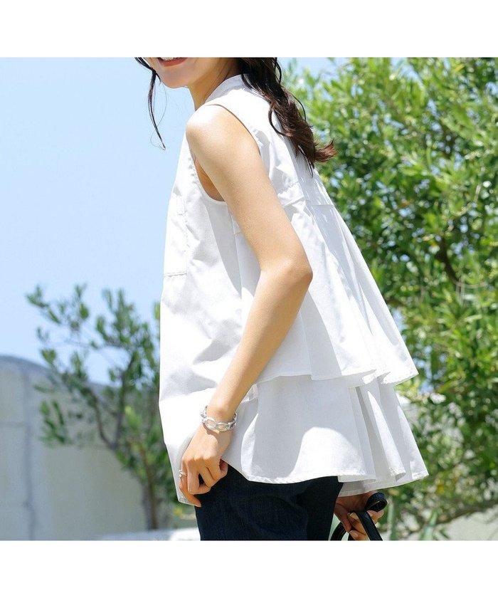 【ティアクラッセ/Tiaclasse】の【洗える】ノースリーブ後ろタックティアードブラウス インテリア・キッズ・メンズ・レディースファッション・服の通販 founy(ファニー) https://founy.com/ ファッション Fashion レディースファッション Fashion for Women トップス・カットソー Cut & Sew Tops キャミソール&ノースリーブ Camisoles & Sleeveless Tops シャツ・ブラウス・オフィスカジュアル Elegant Blouses & Button-Ups ウォッシャブル Machine Washable シューズ Shoes, Footwear シンプル Simple, Minimal チュニック Tunic, Long Top ティアード Tiered, Tiered Style ノースリーブ Sleeveless, No-Sleeve フリル Frill, Ruffle フレア Flare, Flared ポケット Pocket, Pocket Detail 再入荷 Restock / Back in Stock 夏 Summer 新作・新入荷 New Arrivals / New In 旅行 Travel 春 Spring S/S・春夏 SS, Spring/Summer, Warm Season 洗える Machine Washable 秋 Autumn |ID: prp329100004852179 ipo3291000000035620552