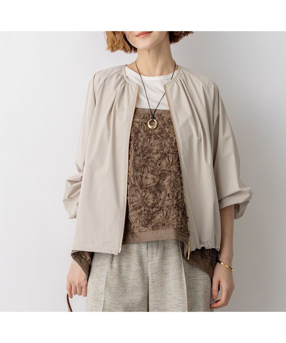 【23区/NIJYUSANKU】の2WAYストレッチタフタ ギャザーブルゾン インテリア・キッズ・メンズ・レディースファッション・服の通販 founy(ファニー) 　ファッション　Fashion　レディースファッション　Fashion for Women　アウター　Coat / Outerwear Collection　レディースジャケット・軽アウター　Jackets　ブルゾンジャケット・スポーティアウター　Blouson Jackets　春　Spring　ギャザー　Gathered, Ruffled　ジャケット　Jacket, Outerwear　ストレッチ　Stretch, Stretchy Fabric　タフタ　Taffeta, Structured Fabric　デニム　Denim, Jeans Material　ドローコード　Drawcord, Drawstring Cord　フレア　Flare, Flared　ブラウジング　Blouson Silhouette, Cinched Waist　ブルゾン　Blouson, Bomber Jacket　ボトム　Bottoms, Lower Wear　S/S・春夏　SS, Spring/Summer, Warm Season　夏　Summer　エレガント 上品　Elegant　2026年　2026　ベージュ系|ID: prp329100004852393 ipo3291000000035715257