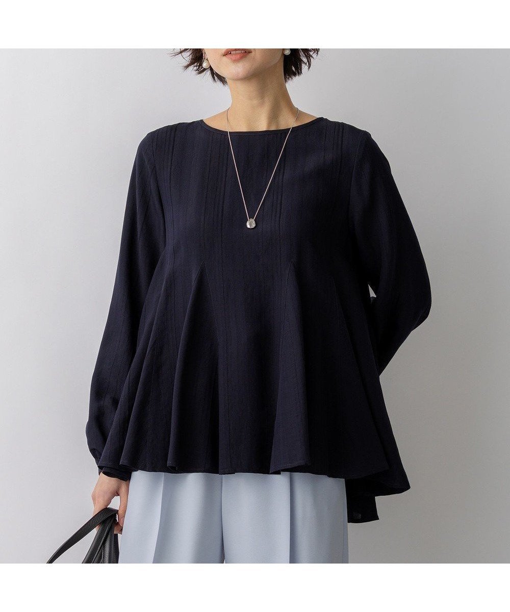 【23区/NIJYUSANKU】の【先行予約】ドビーストライプ クルーネック フレアブラウス インテリア・キッズ・メンズ・レディースファッション・服の通販 founy(ファニー) 　ファッション　Fashion　レディースファッション　Fashion for Women　トップス・カットソー　Cut & Sew Tops　シャツ・ブラウス・オフィスカジュアル　Elegant Blouses & Button-Ups　春　Spring　コンパクト　Compact, Small Size　シンプル　Simple, Minimal　ストライプ　Stripe, Striped Pattern　スリーブ　Sleeve, Long Sleeve / Short Sleeve　デニム　Denim, Jeans Material　ドレープ　Drape, Draping Fabric　フレア　Flare, Flared　リラックス　Relax, Relaxed Fit　S/S・春夏　SS, Spring/Summer, Warm Season　夏　Summer　エレガント 上品　Elegant　2026年　2026　ネイビー系|ID: prp329100004852535 ipo3291000000035634391