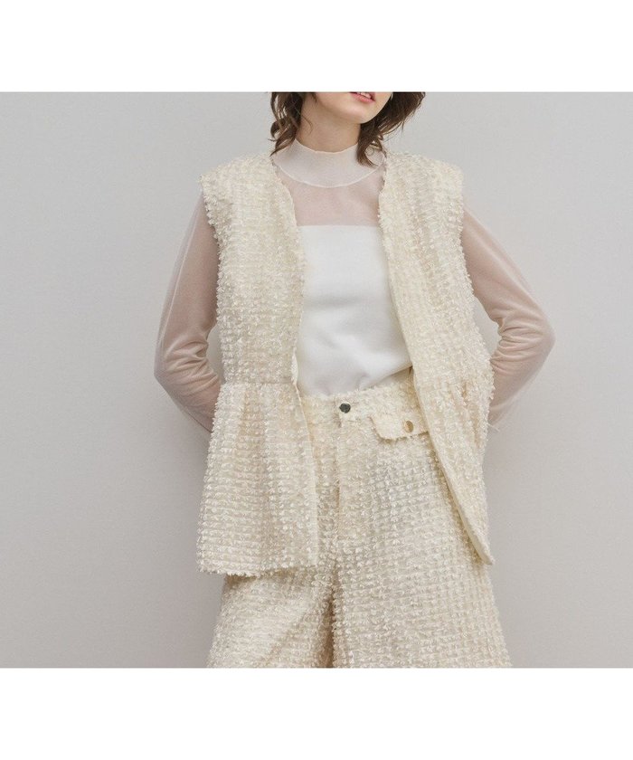 【グレース コンチネンタル/GRACE CONTINENTAL】のカットジャガードペプラムジレ インテリア・キッズ・メンズ・レディースファッション・服の通販 founy(ファニー) https://founy.com/ ファッション Fashion レディースファッション Fashion for Women アウター Coat / Outerwear Collection トップス・カットソー Cut & Sew Tops ベスト&ジレ / 重ね着スタイル Vests & Gilets 春 Spring カットジャガード Cut Jacquard シアー Sheer, See-Through セットアップ Set-Up, Coordinated Outfit ハーフ Half, Half-Length ベスト Vest, Waistcoat ペプラム Peplum, Flared Hem リュクス Luxury, Elegant, High-End, Chic ワイド Wide, Wide Fit S/S・春夏 SS, Spring/Summer, Warm Season 夏 Summer エレガント 上品 Elegant |ID: prp329100004852925 ipo3291000000035645171