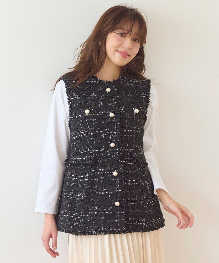 【フェルゥ/Feroux】の【洗える】ラメツイード ジレ インテリア・キッズ・メンズ・レディースファッション・服の通販 founy(ファニー) https://founy.com/ ファッション Fashion レディースファッション Fashion for Women アウター Coat / Outerwear Collection トップス・カットソー Cut & Sew Tops ベスト&ジレ / 重ね着スタイル Vests & Gilets クラシカル Classical, Vintage-Inspired セレモニー Ceremony ツイード Twill, Twill Weave パール Pearl, Pearl Accent ベスト Vest, Waistcoat ペプラム Peplum, Flared Hem モノトーン Monotone, Black and White 今季 This Season, Current Season 半袖 Short Sleeve, Half Sleeve 洗える Machine Washable A/W・秋冬 Autumn/Winter 軽量 Lightweight, Ultra Light ビジネス 仕事 通勤 Business / Work / Commuting |ID: prp329100004853066 ipo3291000000035647656