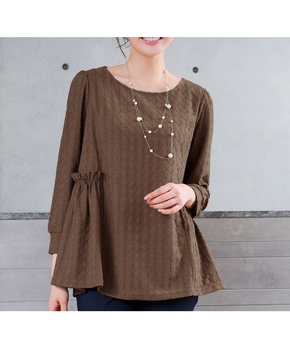 【ティアクラッセ/Tiaclasse】のダイヤ柄ジャガードパフスリチュニック 人気、トレンドファッション・服の通販 founy(ファニー) ファッション Fashion レディースファッション Fashion for Women トップス・カットソー Cut & Sew Tops シャツ・ブラウス・オフィスカジュアル Elegant Blouses & Button-Ups アクセサリー Fashion Accessories ウォッシャブル Machine Washable 春 Spring 洗える Machine Washable 秋 Autumn カットソー Cut and Sewn Top カフス Cuff Design カーディガン Cardigan, Knitwear シンプル Simple, Minimal スリーブ Sleeve, Long Sleeve / Short Sleeve チュニック Tunic, Long Top フェミニン Feminine, Girly フリル Frill, Ruffle フロント Front, Front Design ペプラム Peplum, Flared Hem ポケット Pocket, Pocket Detail ラウンド Round, Round Neck リラックス Relax, Relaxed Fit 冬 Winter / This Winter S/S・春夏 SS, Spring/Summer, Warm Season 再入荷 Restock / Back in Stock 夏 Summer 新作・新入荷 New Arrivals / New In other-1|ID: prp329100004853172 ipo3291000000035648857