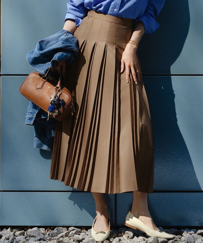 【23区/NIJYUSANKU】のグロッシープリーツ ロングスカート インテリア・キッズ・メンズ・レディースファッション・服の通販 founy(ファニー) https://founy.com/ ファッション Fashion レディースファッション Fashion for Women スカート Skirts プリーツスカート / 上品フェミニンスタイル Pleated Skirts ロングスカート Long Skirts / Maxi & Midi Skirts エレガント 上品 Elegant ヴィンテージ Vintage Style 春 Spring カットソー Cut and Sewn Top ジャケット Jacket, Outerwear フロント Front, Front Design プリーツ Pleats, Pleated ロング Long, Long-Length S/S・春夏 SS, Spring/Summer, Warm Season 夏 Summer 2026年 2026 |ID: prp329100004853384 ipo3291000000036292249