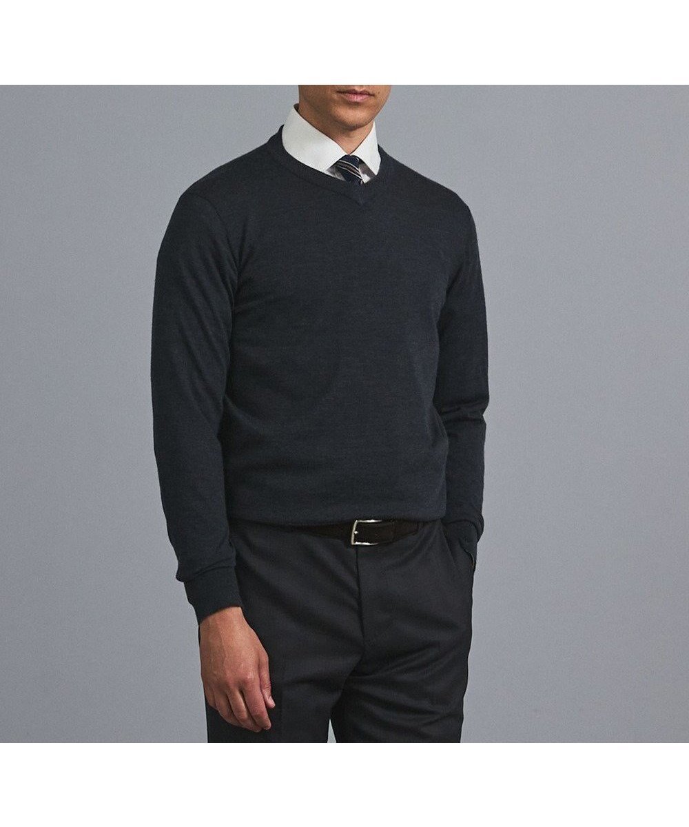 【五大陸/gotairiku / MEN】のオリジナル設計【洗える/チクチクしにくい/ピリングしにくい】イタリア糸 ハイゲージ Vネックニット_WOOL100% インテリア・キッズ・メンズ・レディースファッション・服の通販 founy(ファニー) 　ファッション　Fashion　メンズファッション　Fashion for Men　トップス・カットソー　Cut & Sew Tops　ニット・セーター / 定番トップス　Knit Tops & Sweaters　イタリア　Italy　インナー　Innerwear　ウォッシャブル　Machine Washable　洗える　Machine Washable　抗菌　Antibacterial, Bacteria-Resistant　ジャケット　Jacket, Outerwear　スタイリッシュ　Stylish, Fashionable　スマート　Smart, Elegant　スーツ　Suit, Formalwear　セーター　Sweater, Knitwear　タートルネック　Turtleneck, High Neck　ドレス　Dress, One-Piece　人気　Popular, Best Seller　パターン　Pattern, Design Print　フラット　Flat, Flat Shoes　ベスト　Vest, Waistcoat　ベーシック　Basic, Essential　A/W・秋冬　Autumn/Winter　エレガント 上品　Elegant　ビジネス 仕事 通勤　Business / Work / Commuting　グレー系|ID: prp329100004853675 ipo3291000000035661983