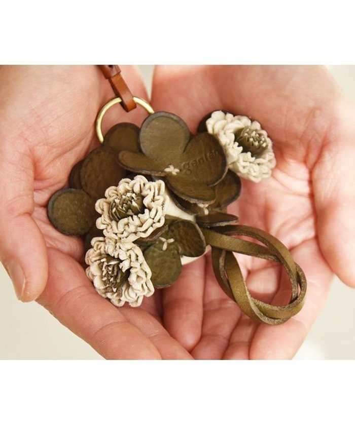 【ゲンテン/genten】のエヴァーチャーム シロツメクサ インテリア・キッズ・メンズ・レディースファッション・服の通販 founy(ファニー) https://founy.com/ ファッション Fashion レディースファッション Fashion for Women アクセサリー Fashion Accessories イタリア Italy 春 Spring チャーム Charm, Pendant 定番 Standard, Basic Item |ID: prp329100004854453 ipo3291000000035711165