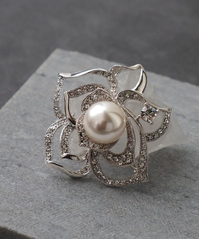 【ティアクラッセ/Tiaclasse】のローズモチーフブローチ インテリア・キッズ・メンズ・レディースファッション・服の通販 founy(ファニー) https://founy.com/ ファッション Fashion レディースファッション Fashion for Women おすすめ Recommended / Our Picks アクセサリー Fashion Accessories オケージョン Occasion Wear ストーン Stone, Gem-Like チュニック Tunic, Long Top パール Pearl, Pearl Accent ブローチ Brooch, Pin Brooch モチーフ Motif, Design Theme ローズ Rose, Rose Motif エレガント 上品 Elegant 入学式 Entrance Ceremony 再入荷 Restock / Back in Stock 冬 Winter / This Winter 夏 Summer 新作・新入荷 New Arrivals / New In 春 Spring 秋 Autumn 結婚式 Wedding |ID: prp329100004854549 ipo3291000000035714258