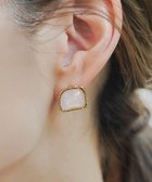 【ティアクラッセ/Tiaclasse】のカラースクエアピアス ゴールド×オフホワイト|ID: prp329100004854579 ipo3291000000035715208