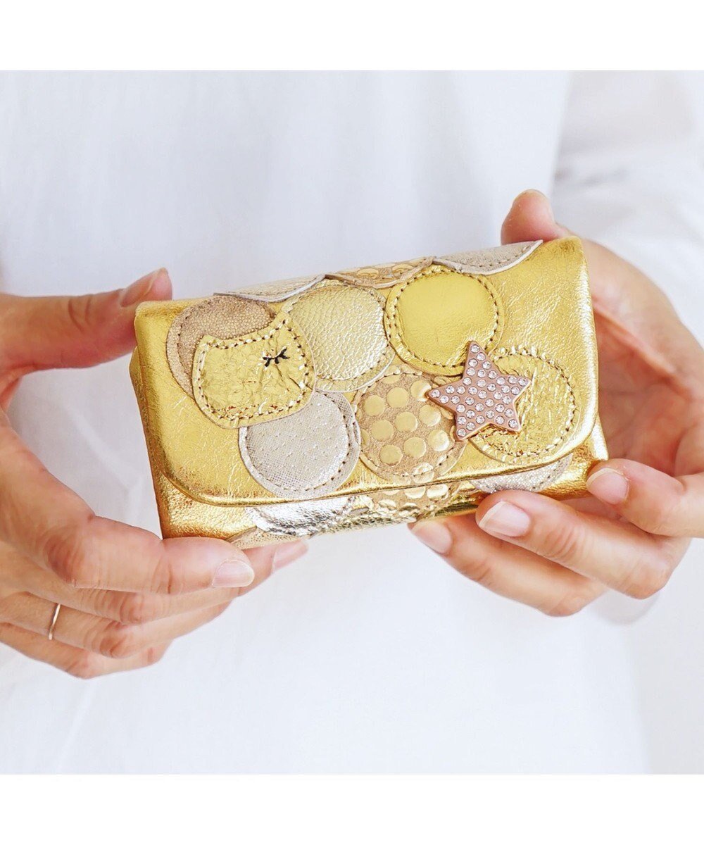 【ツモリチサト キャリー/tsumori chisato CARRY】の新マルチドット キーケース 【キラキラでかわいい!本革のやわらかな風合い】 インテリア・キッズ・メンズ・レディースファッション・服の通販 founy(ファニー) 　ファッション　Fashion　レディースファッション　Fashion for Women　ミニ財布・二つ折り財布　Wallets & Card Cases　アクセサリー　Fashion Accessories　エナメル　Patent Leather　ドット　Polka Dot, Dot Pattern　ネコ　Cat, Feline Motif　パッチワーク　Patchwork, Mixed Fabric　ビジュー　Bijou, Jewel-like Accent　プリント　Print, Printed Pattern　人気　Popular, Best Seller　定番　Standard, Basic Item　財布　Wallet, Purse　ゴールド|ID: prp329100004855038 ipo3291000000035762972