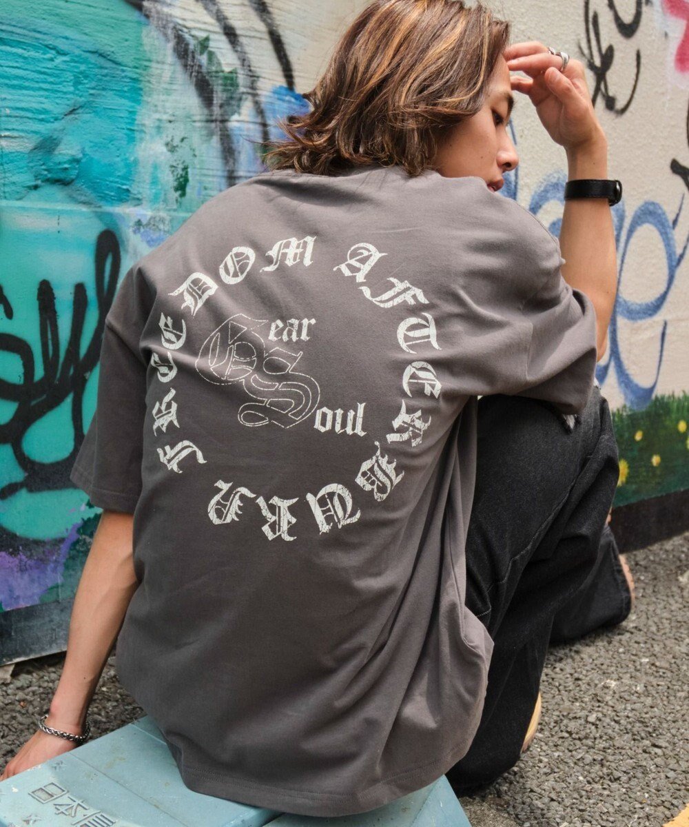 【ウィゴー/WEGO】の【ユニセックス着用ITEM/SMLサイズ展開】ヴィンテージライクグラフィックT(SS) インテリア・キッズ・メンズ・レディースファッション・服の通販 founy(ファニー) 　ファッション　Fashion　レディースファッション　Fashion for Women　トップス・カットソー　Cut & Sew Tops　シャツ・ブラウス・オフィスカジュアル　Elegant Blouses & Button-Ups　ロングTシャツ・Tシャツ　Longline T-Shirts & Tees　カットソー・ベーシックTシャツ　Cut-and-Sewn Tops / Stretch Tees & Basics　ヴィンテージ　Vintage Style　春　Spring　カットソー　Cut and Sewn Top　グラフィック　Graphic, Graphic Design　ショート　Short, Short Length　シンプル　Simple, Minimal　スマホ　Smartphone, Mobile Device　ダメージ　Distressed, Destroyed　デニム　Denim, Jeans Material　トレンド　Trend, Trending Now　ハーフ　Half, Half-Length　バランス　Balance, Style Balance　ビッグ　Big, Oversized　プリント　Print, Printed Pattern　ボトム　Bottoms, Lower Wear　半袖　Short Sleeve, Half Sleeve　ワイド　Wide, Wide Fit　S/S・春夏　SS, Spring/Summer, Warm Season　おすすめ　Recommended / Our Picks　夏　Summer　柄8|ID: prp329100004855294 ipo3291000000035773701