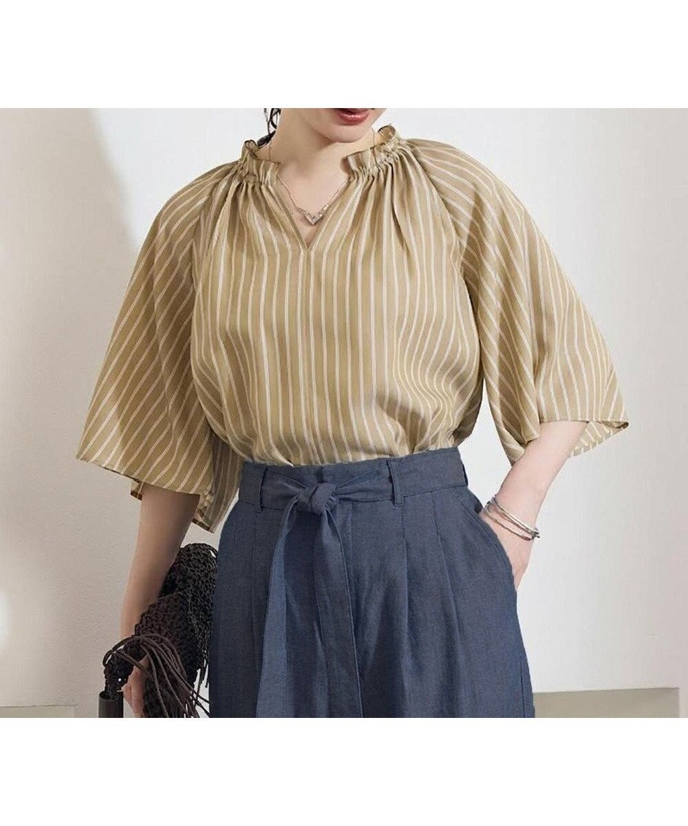 【自由区/JIYU-KU】のリヨセルポプリンフリル ブラウス インテリア・キッズ・メンズ・レディースファッション・服の通販 founy(ファニー) 　ファッション　Fashion　レディースファッション　Fashion for Women　トップス・カットソー　Cut & Sew Tops　シャツ・ブラウス・オフィスカジュアル　Elegant Blouses & Button-Ups　シンプル　Simple, Minimal　スリーブ　Sleeve, Long Sleeve / Short Sleeve　ドレープ　Drape, Draping Fabric　フェミニン　Feminine, Girly　フリル　Frill, Ruffle　フレア　Flare, Flared　ボトム　Bottoms, Lower Wear　夏　Summer　抗菌　Antibacterial, Bacteria-Resistant　春　Spring　S/S・春夏　SS, Spring/Summer, Warm Season　カーキ×オフ|ID: prp329100004855331 ipo3291000000035774833
