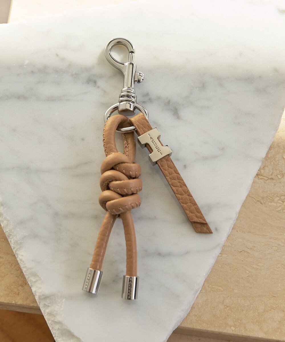 【イアクッチ/IACUCCI】のジェメッリ CERVO インテリア・キッズ・メンズ・レディースファッション・服の通販 founy(ファニー) ファッション Fashion レディースファッション Fashion for Women スポーツウェア Functional & Stylish Sportswear シルバー Silver, Metallic Silver スポーツ Sports, Activewear チャーム Charm, Pendant 人気 Popular, Best Seller パープル Purple, Violet メタル Metal, Metal Parts モチーフ Motif, Design Theme ループ Loop, Loop Knit ワンポイント One Point, Statement Accent エレガント 上品 Elegant 2026年 2026 キャメル|ID: prp329100004855337 ipo3291000000035774939