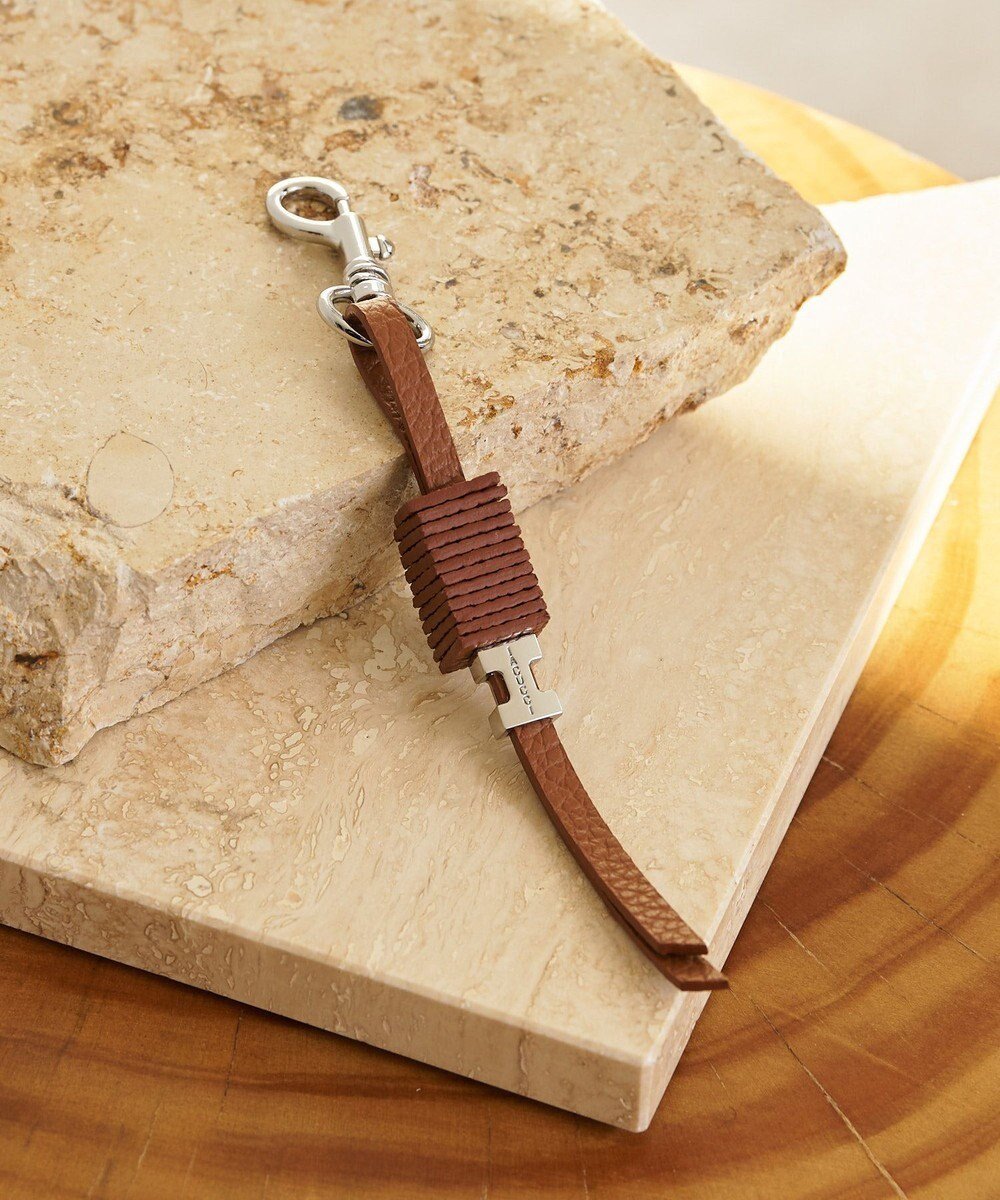 【イアクッチ/IACUCCI】のブリーノ チャーム CERVO 人気、トレンドファッション・服の通販 founy(ファニー) 　ファッション　Fashion　レディースファッション　Fashion for Women　スポーツウェア　Functional & Stylish Sportswear　クラシカル　Classical, Vintage-Inspired　スクエア　Square, Square Shape　スポーツ　Sports, Activewear　チャーム　Charm, Pendant　トレンド　Trend, Trending Now　人気　Popular, Best Seller　メタル　Metal, Metal Parts　ループ　Loop, Loop Knit　ワンポイント　One Point, Statement Accent　2026年　2026　 other-1|ID: prp329100004855338 ipo3291000000035774948