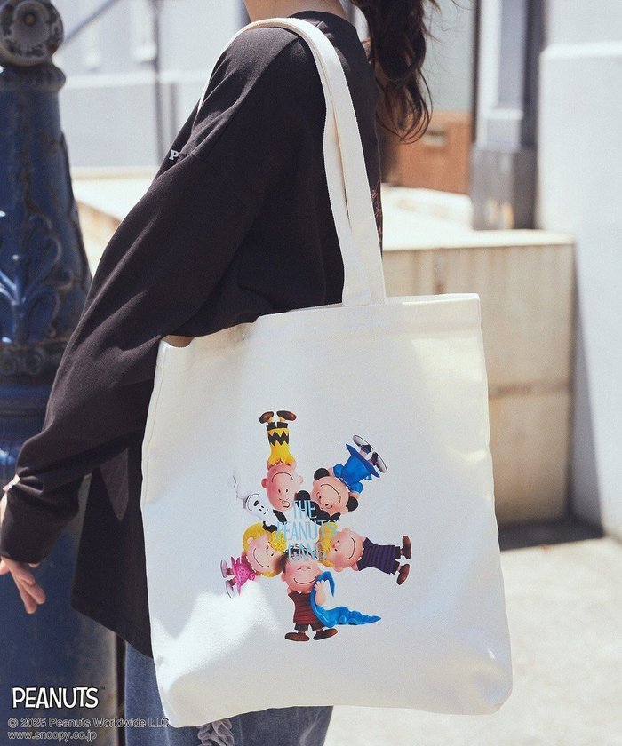 【アースミュージックアンドエコロジー/earth music&ecology】のPEANUTS/earth アソート3Dアートトート インテリア・キッズ・メンズ・レディースファッション・服の通販 founy(ファニー) https://founy.com/ ファッション Fashion レディースファッション Fashion for Women バッグ Bags おすすめ Recommended / Our Picks キャンバス Canvas, Canvas Fabric ロング Long, Long-Length |ID: prp329100004855571 ipo3291000000035789884