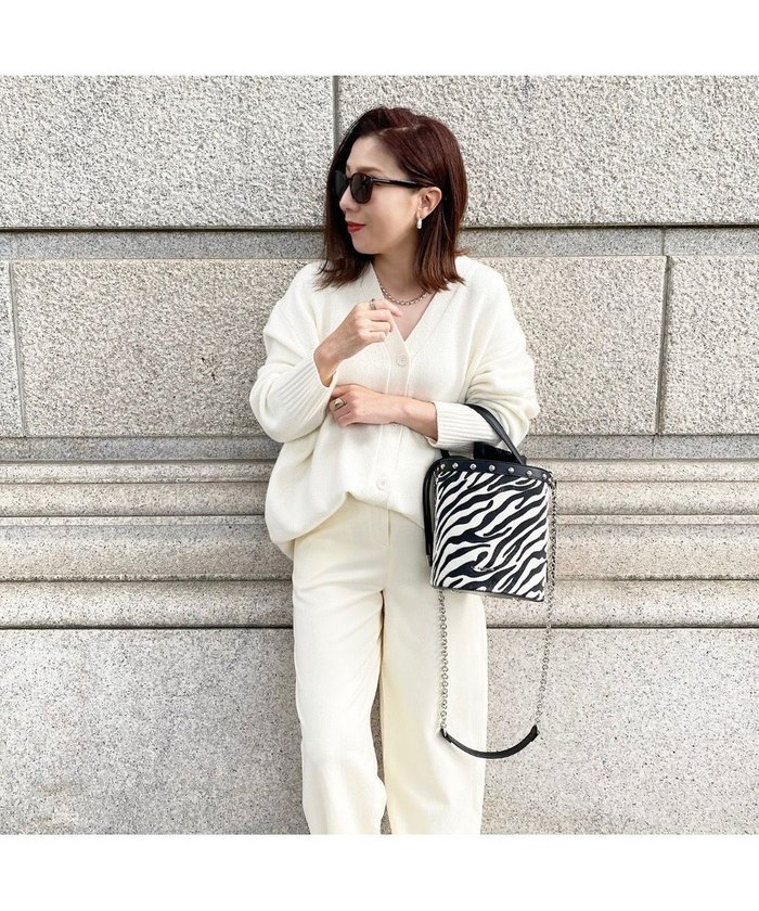 【ラ バガジェリー/LA BAGAGERIE】の【インスタグラマー chiyoさん×LA BAGAGERIE】チェーンバケツバッグ インテリア・キッズ・メンズ・レディースファッション・服の通販 founy(ファニー) https://founy.com/ ファッション Fashion レディースファッション Fashion for Women バッグ Bags ショルダー Shoulder, Shoulder Strap シルバー Silver, Metallic Silver シンプル Simple, Minimal スタッズ Studs, Metal Accents 財布 Wallet, Purse チェック Check, Plaid, Tartan チェーン Chain, Chain Strap ハンカチ Handkerchief, Hanky バケツ Bucket, Bucket Style ベーシック Basic, Essential ポケット Pocket, Pocket Detail ポーチ Pouch, Small Case ラップ Wrap, Wrap Design |ID: prp329100004855591 ipo3291000000035791432