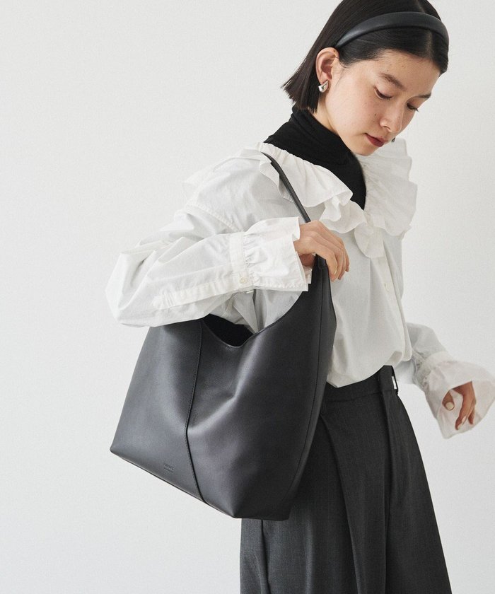 【ラシット/russet】のスムースレザートートバッグ(CE-1677) インテリア・キッズ・メンズ・レディースファッション・服の通販 founy(ファニー) https://founy.com/ ファッション Fashion レディースファッション Fashion for Women バッグ Bags 軽量 Lightweight, Ultra Light シルバー Silver, Metallic Silver シンプル Simple, Minimal 財布 Wallet, Purse フォルム Silhouette, Form フロント Front, Front Design ベーシック Basic, Essential ポケット Pocket, Pocket Detail ポーチ Pouch, Small Case メタル Metal, Metal Parts 再入荷 Restock / Back in Stock おすすめ Recommended / Our Picks 日本製 Made In Japan エレガント 上品 Elegant |ID: prp329100004855627 ipo3291000000035793308