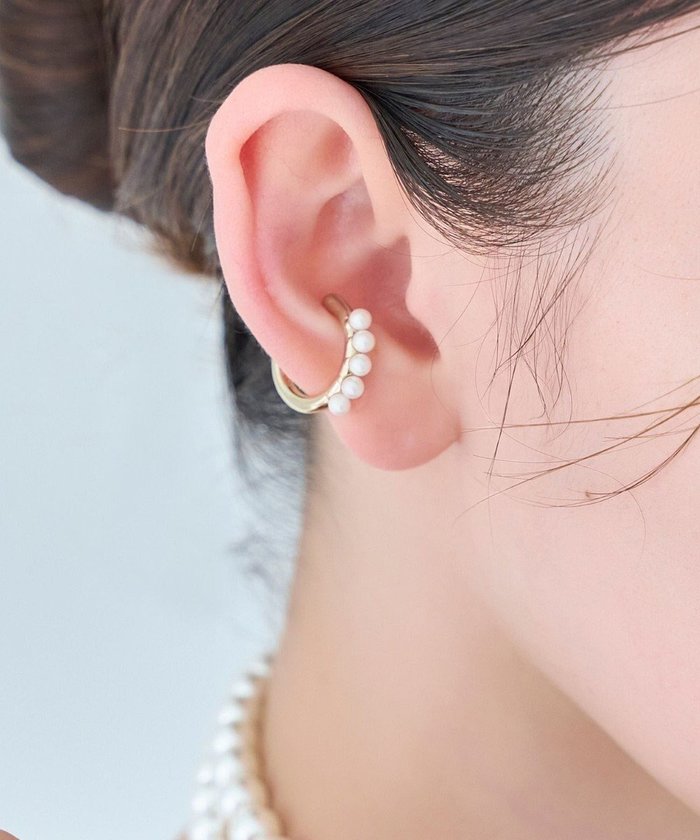 【フィービィー/phoebe】の【金属アレルギー対応】パールフローイヤーカフ ゴールド/ニッケルフリー インテリア・キッズ・メンズ・レディースファッション・服の通販 founy(ファニー) https://founy.com/ ファッション Fashion レディースファッション Fashion for Women ジュエリー Jewelry ファッションリング Fashion Rings イヤリング・フープ・ドロップタイプ Hoop, Drop & Clip Earrings アクセサリー Fashion Accessories イヤリング Earrings イヤーカフ Ear Cuffs オケージョン Occasion Wear 片耳 One-Ear, Single Earring シンプル Simple, Minimal ジュエリー Jewelry, Accessories スーツ Suit, Formalwear トレンド Trend, Trending Now ドレス Dress, One-Piece パール Pearl, Pearl Accent フォーマル Formal, Dressy 再入荷 Restock / Back in Stock おすすめ Recommended / Our Picks エレガント 上品 Elegant セレモニー Ceremony ギフト プレゼント Gift / Present 入学式 Entrance Ceremony 卒業式 Graduation Ceremony 結婚式 Wedding |ID: prp329100004856141 ipo3291000000035805416