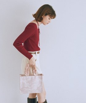 【メゾンドフルール/Maison de FLEUR】のレースフリルハンドルスクエアトートSバッグ 人気、トレンドファッション・服の通販 founy(ファニー) ファッション Fashion レディースファッション Fashion for Women バッグ Bags おすすめ Recommended / Our Picks サテン Satin, Glossy Fabric フリル Frill, Ruffle ポケット Pocket, Pocket Detail レース Lace, Lace Fabric エレガント 上品 Elegant |ID:prp329100004856327