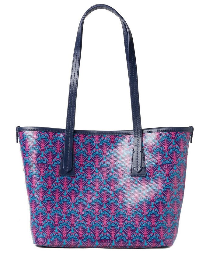 【リバティ/LIBERTY】のスモール マールボロ トートバッグ アイフィス インテリア・キッズ・メンズ・レディースファッション・服の通販 founy(ファニー) https://founy.com/ ファッション Fashion レディースファッション Fashion for Women バッグ Bags イタリア Italy キャンバス Canvas, Canvas Fabric コレクション Collection, Seasonal Line コーティング Coating, Coated Finish ダウン Down, Puffer プリント Print, Printed Pattern ロンドン London Style, British Inspired 人気 Popular, Best Seller |ID: prp329100004856843 ipo3291000000035825294