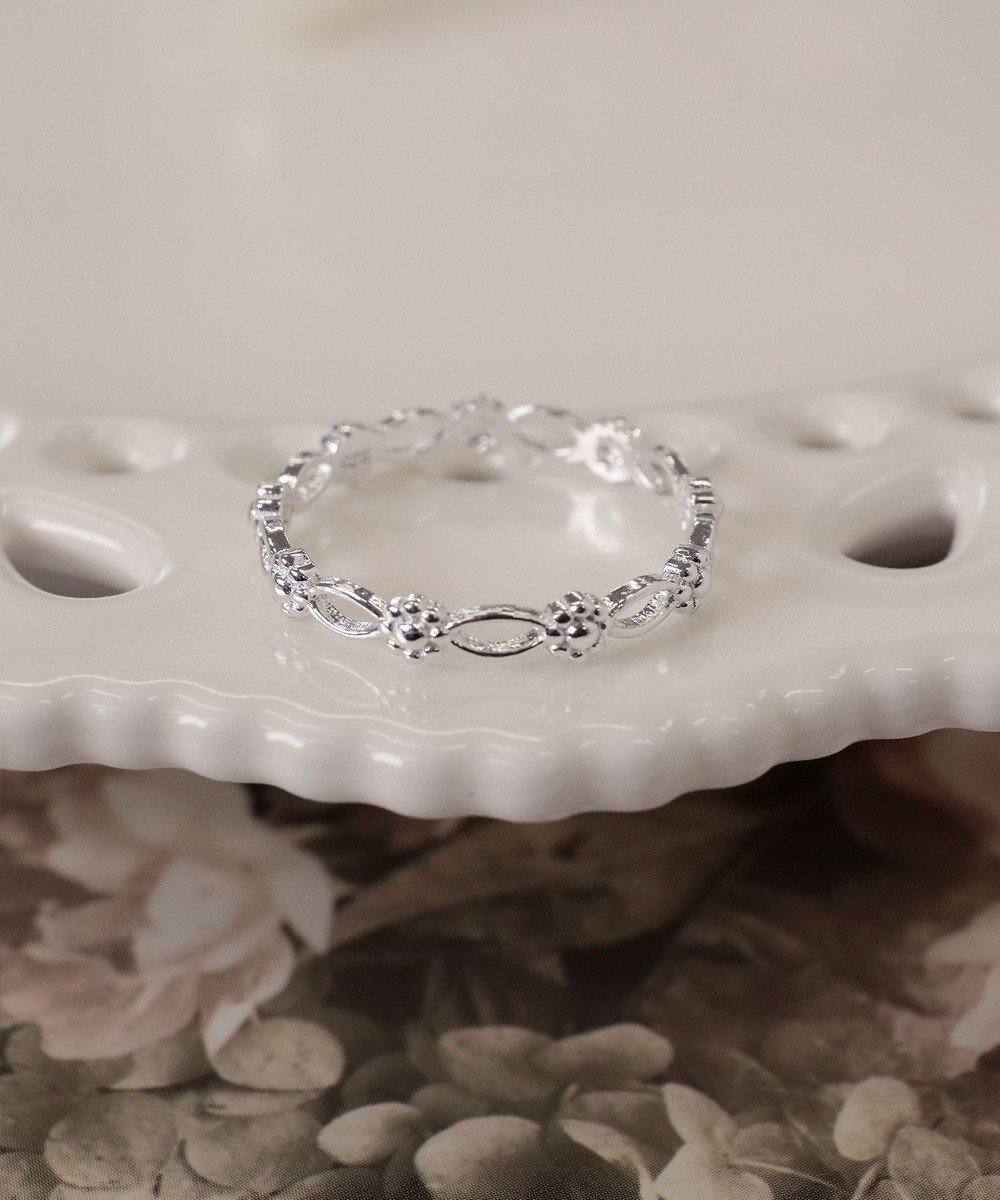 【ティアクラッセ/Tiaclasse】の【選べる2タイプ】シルバーリング 人気、トレンドファッション・服の通販 founy(ファニー) 　ファッション　Fashion　レディースファッション　Fashion for Women　ジュエリー　Jewelry　シルバーリング　Silver Rings　ファッションリング　Fashion Rings　アクセサリー　Fashion Accessories　エレガント 上品　Elegant　オケージョン　Occasion Wear　カーディガン　Cardigan, Knitwear　クリスタル　Crystal, Swarovski　シルバー　Silver, Metallic Silver　シンプル　Simple, Minimal　チュニック　Tunic, Long Top　フェミニン　Feminine, Girly　フラワー　Flower, Floral　メタル　Metal, Metal Parts　モチーフ　Motif, Design Theme　入学式　Entrance Ceremony　再入荷　Restock / Back in Stock　卒業式　Graduation Ceremony　新作・新入荷　New Arrivals / New In　結婚式　Wedding　 other-1|ID: prp329100004856870 ipo3291000000035826551