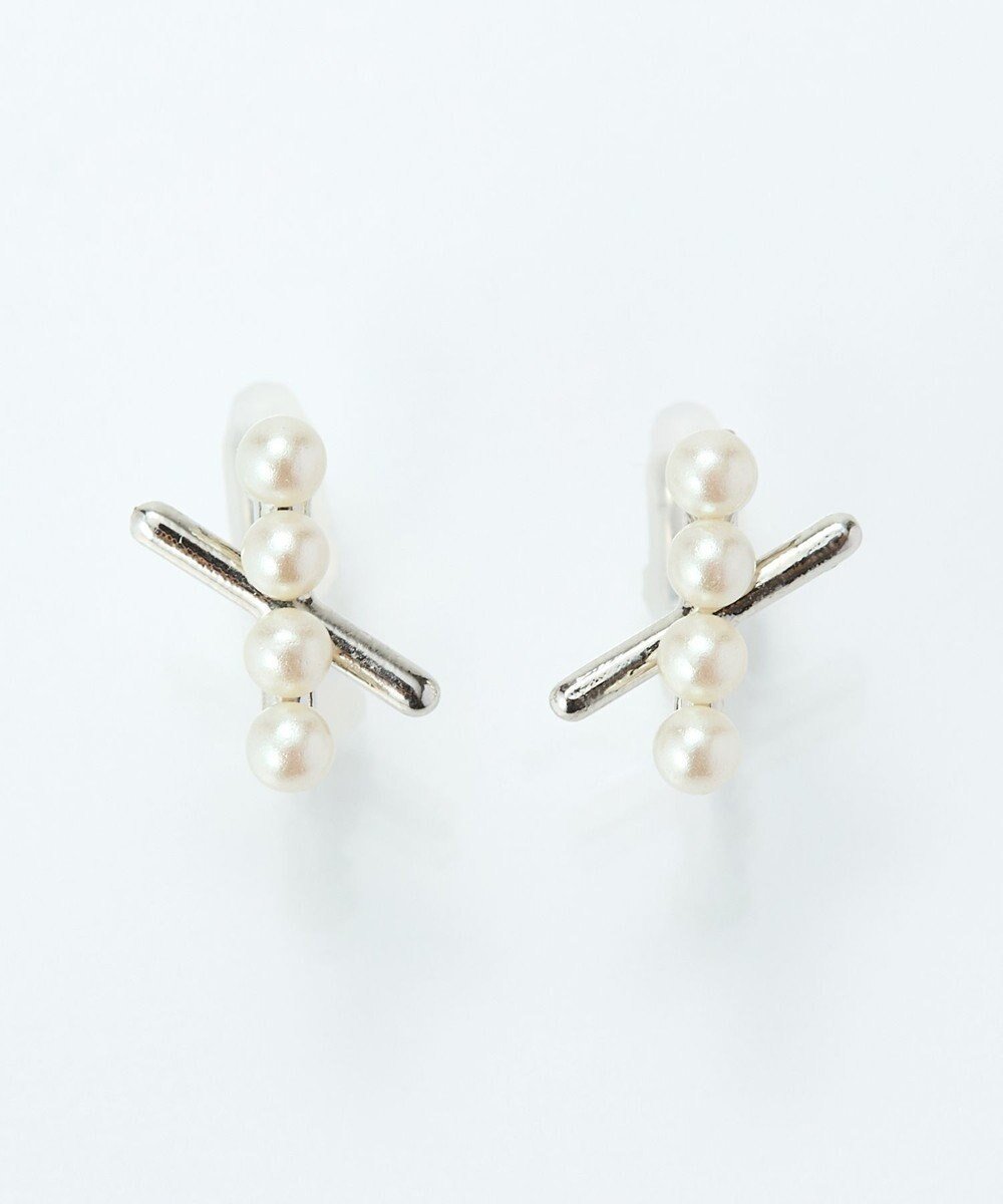 【フィービィー/phoebe】の【痛くないシリーズ/金属アレルギー対応】パールクロスライトフィットイヤリング シルバー 人気、トレンドファッション・服の通販 founy(ファニー) 　ファッション　Fashion　レディースファッション　Fashion for Women　ジュエリー　Jewelry　ファッションリング　Fashion Rings　イヤリング・フープ・ドロップタイプ　Hoop, Drop & Clip Earrings　アクセサリー　Fashion Accessories　イヤリング　Earrings　シルバー　Silver, Metallic Silver　パール　Pearl, Pearl Accent　メタル　Metal, Metal Parts　モチーフ　Motif, Design Theme　片耳　One-Ear, Single Earring　軽量　Lightweight, Ultra Light　 other-1|ID: prp329100004857012 ipo3291000000035834004