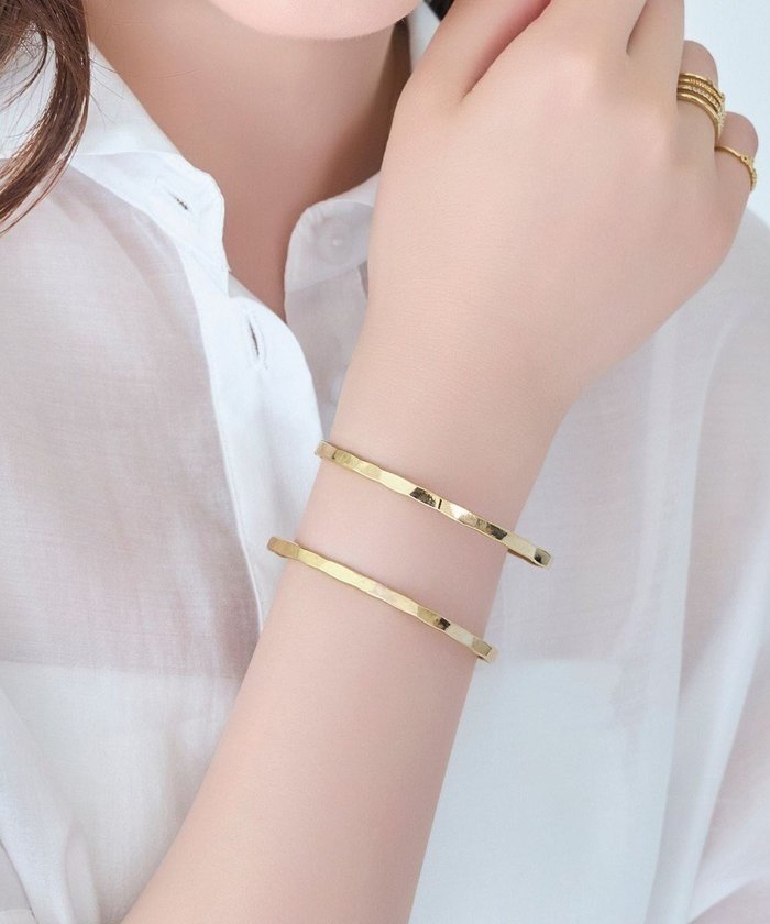 【フィービィー/phoebe】の【金属アレルギー対応】2ラインテクスチャーワイドカフバングル ゴールド/ニッケルフリー インテリア・キッズ・メンズ・レディースファッション・服の通販 founy(ファニー) https://founy.com/ ファッション Fashion レディースファッション Fashion for Women アクセサリー Fashion Accessories バングル Bangle, Bracelet モダン Modern, Contemporary ワイド Wide, Wide Fit |ID: prp329100004857110 ipo3291000000035838257