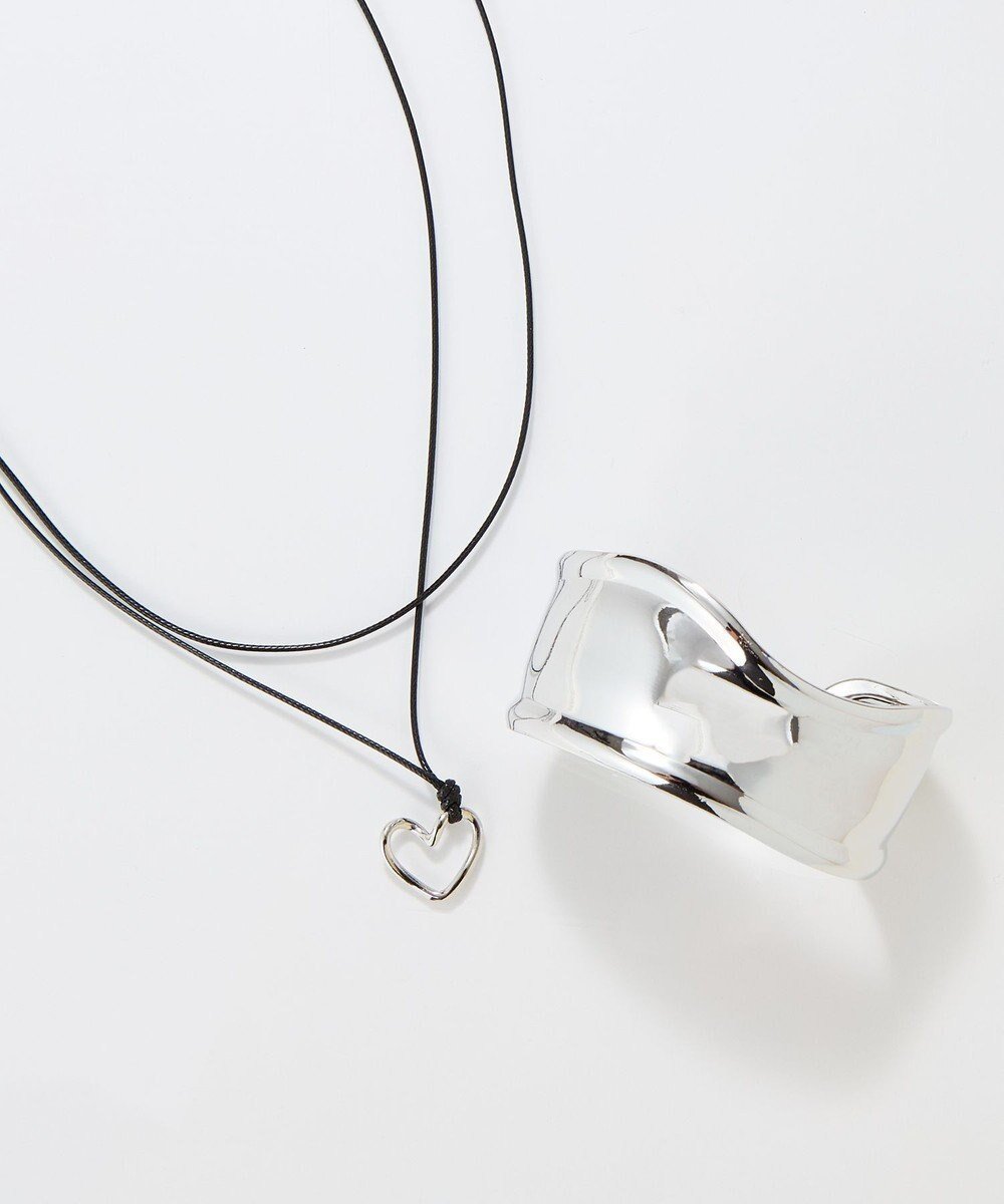 【フィービィー/phoebe】のオンワード限定セット ワンストロークハートコードネックレス×アークカフワイドバングル 人気、トレンドファッション・服の通販 founy(ファニー) 　ファッション　Fashion　レディースファッション　Fashion for Women　ジュエリー　Jewelry　ネックレス　Necklaces & Pendants　バングル・カフブレスレット　Bangles & Cuff Bracelets　アクセサリー　Fashion Accessories　ネックレス　Necklace, Pendant Necklace　長袖　Long Sleeve, Full Sleeve　バングル　Bangle, Bracelet　メタル　Metal, Metal Parts　モチーフ　Motif, Design Theme　リボン　Ribbon, Bow　冬　Winter / This Winter　A/W・秋冬　Autumn/Winter　おすすめ　Recommended / Our Picks　夏　Summer　 other-1|ID: prp329100004857463 ipo3291000000035855285