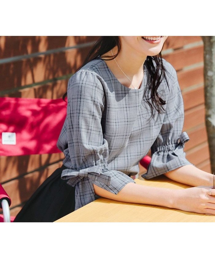 【ティアクラッセ/Tiaclasse】の【洗える】リボンスリーブブラウス インテリア・キッズ・メンズ・レディースファッション・服の通販 founy(ファニー) https://founy.com/ ファッション Fashion レディースファッション Fashion for Women トップス・カットソー Cut & Sew Tops シャツ・ブラウス・オフィスカジュアル Elegant Blouses & Button-Ups アクセサリー Fashion Accessories ウォッシャブル Machine Washable 春 Spring 洗える Machine Washable 秋 Autumn カーディガン Cardigan, Knitwear シンプル Simple, Minimal ジョーゼット Georgette, Semi-Sheer Fabric ストライプ Stripe, Striped Pattern ストレッチ Stretch, Stretchy Fabric スリーブ Sleeve, Long Sleeve / Short Sleeve チェック Check, Plaid, Tartan チュニック Tunic, Long Top デコルテ Décolleté, Neckline フェミニン Feminine, Girly ポケット Pocket, Pocket Detail 無地 Plain, Solid Color ラウンド Round, Round Neck リボン Ribbon, Bow S/S・春夏 SS, Spring/Summer, Warm Season 再入荷 Restock / Back in Stock おすすめ Recommended / Our Picks 夏 Summer 新作・新入荷 New Arrivals / New In ビジネス 仕事 通勤 Business / Work / Commuting |ID: prp329100004858153 ipo3291000000035891000