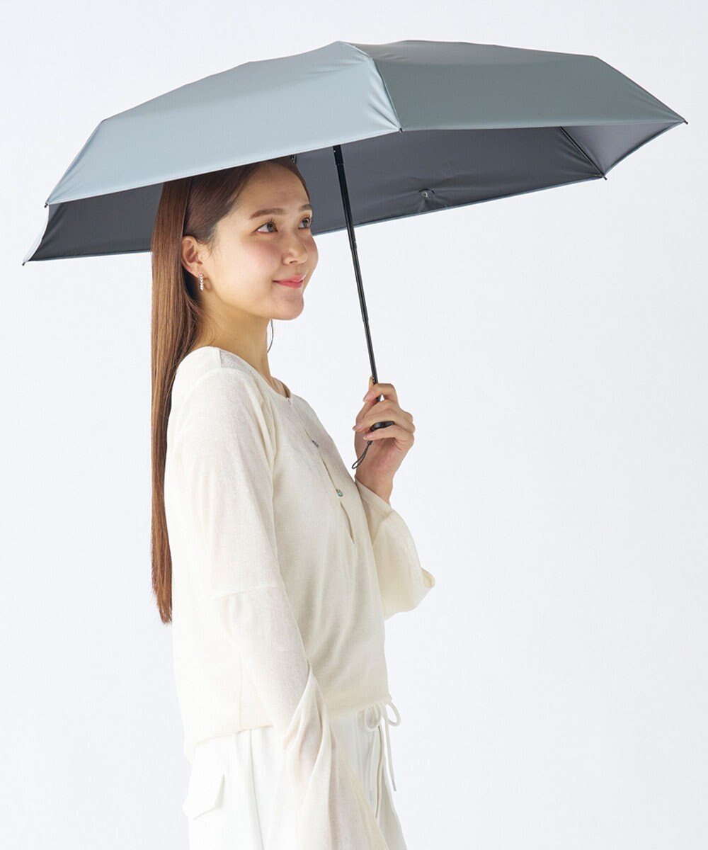 【ムーンバット/MOONBAT】の【遮光100%/超軽量】マジで軽い傘 晴雨兼用折りたたみ日傘 マジカルテックプロテクション 5Flat50 インテリア・キッズ・メンズ・レディースファッション・服の通販 founy(ファニー) 　ファッションモデル・俳優・女優　Models　女性　Women　本田翼　Honda Tsubasa　ファッション　Fashion　レディースファッション　Fashion for Women　レイングッズ・傘・晴雨兼用傘　Umbrellas & Rain Gear　コンパクト　Compact, Small Size　コーティング　Coating, Coated Finish　傘　Umbrella, Parasol　軽量　Lightweight, Ultra Light　ハンド　Hand, Handmade　フラット　Flat, Flat Shoes　日傘　Parasol, UV Umbrella　ライトグレー|ID: prp329100004858182 ipo3291000000035891989