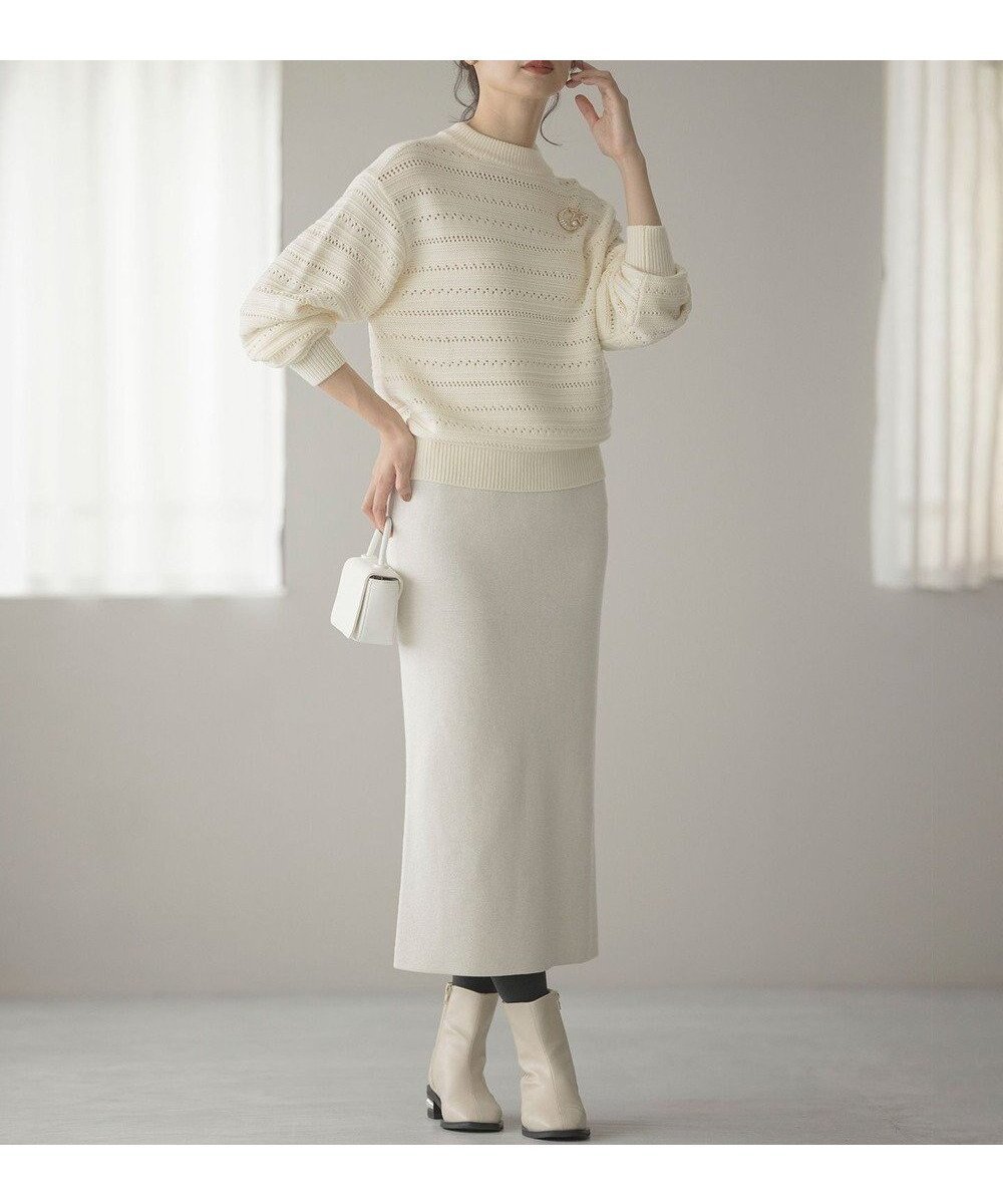 【組曲/KUMIKYOKU】の【Oggiコラボ】きらきらラメニットスカート インテリア・キッズ・メンズ・レディースファッション・服の通販 founy(ファニー) 　雑誌掲載アイテム　Magazine Picks & Fashion Features　ファッション雑誌　Fashion Magazines　オッジ　Oggi　ファッション　Fashion　レディースファッション　Fashion for Women　スカート　Skirts　アクリル　Acrylic Material　エレガント 上品　Elegant　コラボ　Collaboration, Collab　12月号　December Issue　ストレッチ　Stretch, Stretchy Fabric　スリット　Slit, Slit Detail　雑誌　Magazine, Fashion Magazine　トレンド　Trend, Trending Now　人気　Popular, Best Seller　バランス　Balance, Style Balance　フィット　Fit, Slim Fit　ロング　Long, Long-Length　冬　Winter / This Winter　A/W・秋冬　Autumn/Winter　S/S・春夏　SS, Spring/Summer, Warm Season　夏　Summer　ホリデーシーズン　Holiday Season　ビジネス 仕事 通勤　Business / Work / Commuting　パールホワイト系|ID: prp329100004858434 ipo3291000000035909866