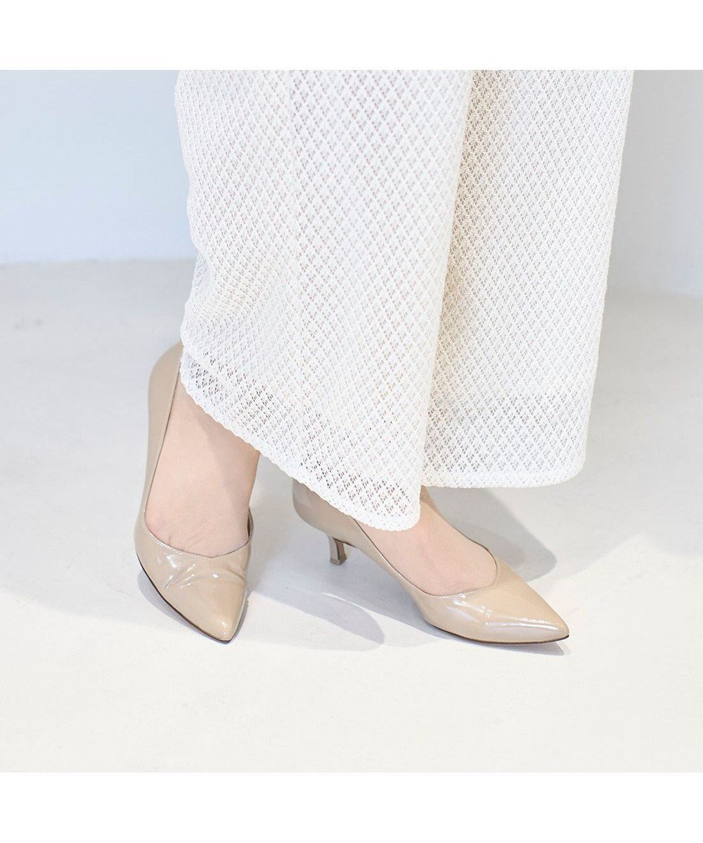 【モード エ ジャコモ/MODE ET JACOMO】のMODE ET JACOMO ポインテッドトゥプレーンパンプス インテリア・キッズ・メンズ・レディースファッション・服の通販 founy(ファニー) 　ファッション　Fashion　レディースファッション　Fashion for Women　オケージョン　Occasion Wear　クッション　Cushion, Throw Pillow　クール　Cool, Chic　シューズ　Shoes, Footwear　人気　Popular, Best Seller　フォーマル　Formal, Dressy　フレンチ　French, French Style　日本製　Made In Japan　ビジネス 仕事 通勤　Business / Work / Commuting　ベージュエナメル|ID: prp329100004858463 ipo3291000000035910451