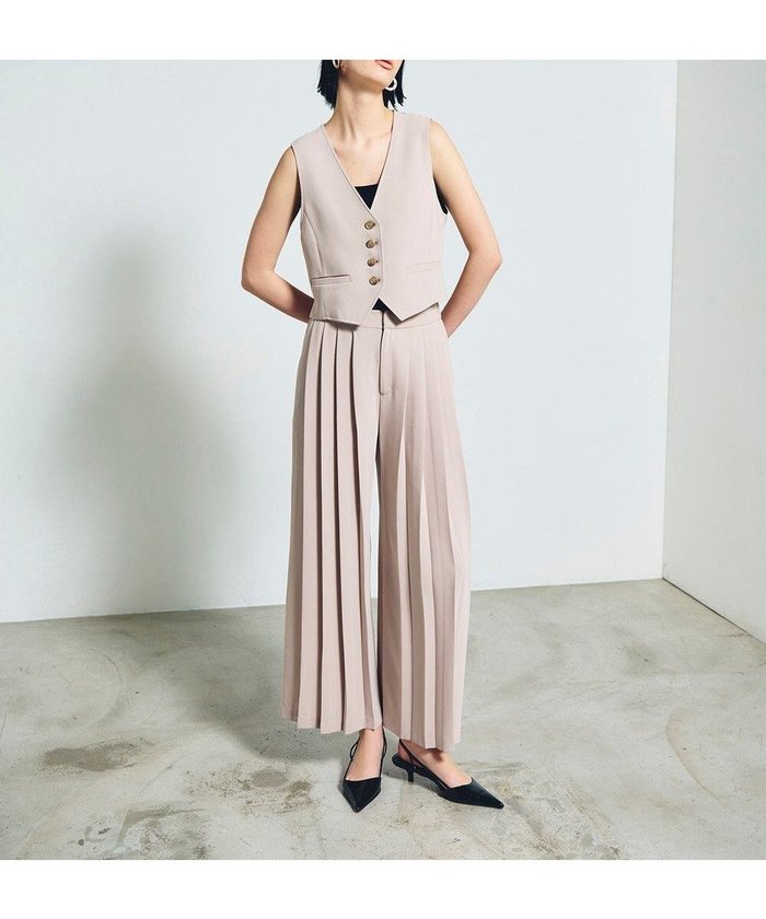 【グレース コンチネンタル/GRACE CONTINENTAL】のトリアセショートジレ インテリア・キッズ・メンズ・レディースファッション・服の通販 founy(ファニー) https://founy.com/ ファッション Fashion レディースファッション Fashion for Women アウター Coat / Outerwear Collection トップス・カットソー Cut & Sew Tops ベスト&ジレ / 重ね着スタイル Vests & Gilets 春 Spring コンパクト Compact, Small Size サテン Satin, Glossy Fabric ショート Short, Short Length ジャケット Jacket, Outerwear スリーブ Sleeve, Long Sleeve / Short Sleeve セットアップ Set-Up, Coordinated Outfit トレンド Trend, Trending Now フォルム Silhouette, Form ベスト Vest, Waistcoat マニッシュ Mannish, Boyish メンズ Men's, Menswear ワイド Wide, Wide Fit S/S・春夏 SS, Spring/Summer, Warm Season 夏 Summer |ID: prp329100004858469 ipo3291000000035910558