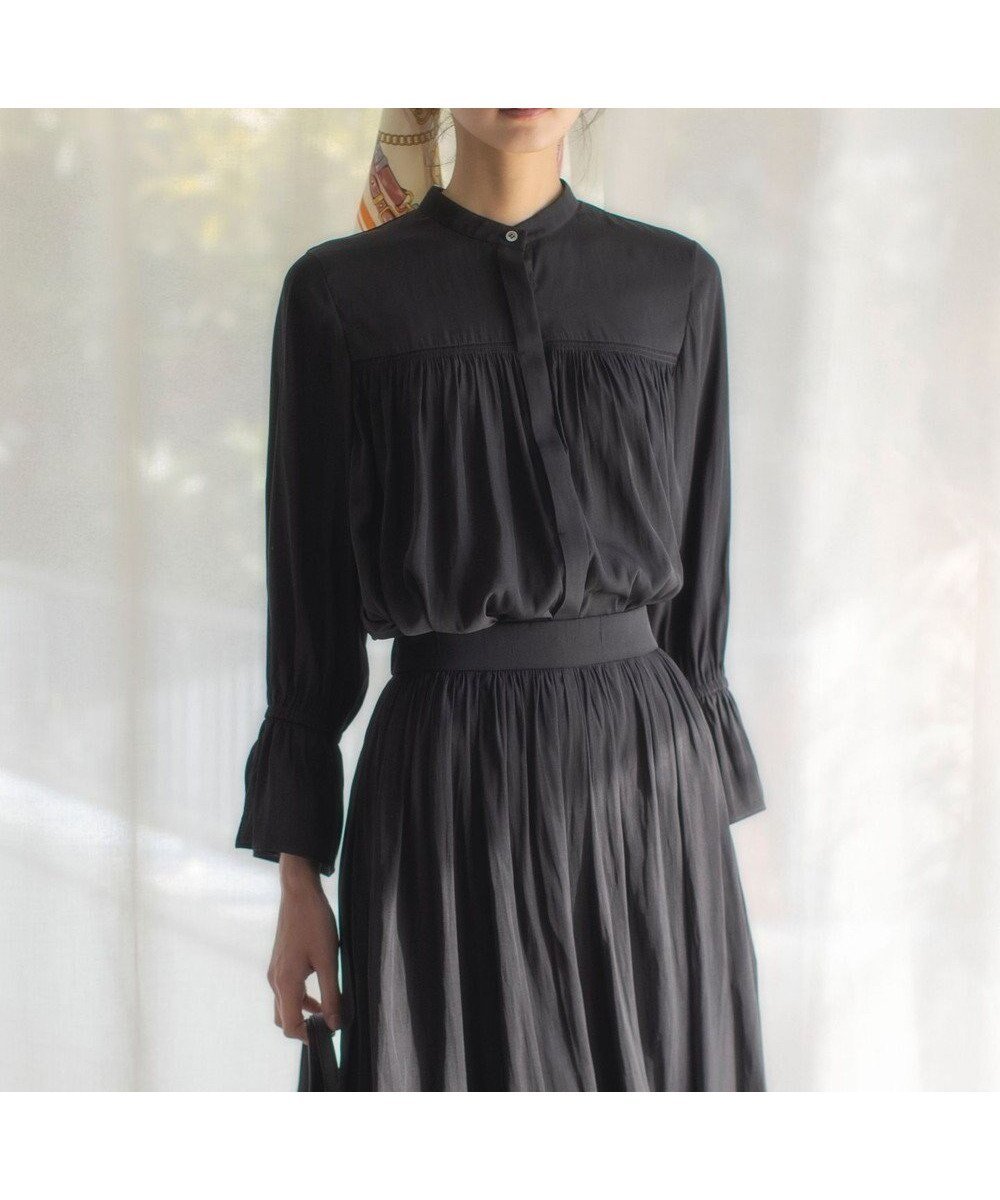 【組曲/KUMIKYOKU】の【WEB限定】ギャザーライトデシン ブラウス インテリア・キッズ・メンズ・レディースファッション・服の通販 founy(ファニー) 　ファッション　Fashion　レディースファッション　Fashion for Women　トップス・カットソー　Cut & Sew Tops　シャツ・ブラウス・オフィスカジュアル　Elegant Blouses & Button-Ups　エレガント 上品　Elegant　春　Spring　ギャザー　Gathered, Ruffled　シャーリング　Shirring, Ruched　スリット　Slit, Slit Detail　スリーブ　Sleeve, Long Sleeve / Short Sleeve　セットアップ　Set-Up, Coordinated Outfit　ビンテージ　Vintage, Retro Style　ブラウジング　Blouson Silhouette, Cinched Waist　S/S・春夏　SS, Spring/Summer, Warm Season　おすすめ　Recommended / Our Picks　お家時間・ステイホーム　Stay Home / At Home　夏　Summer　旅行　Travel　ビジネス 仕事 通勤　Business / Work / Commuting　ブラック系|ID: prp329100004858538 ipo3291000000035911843