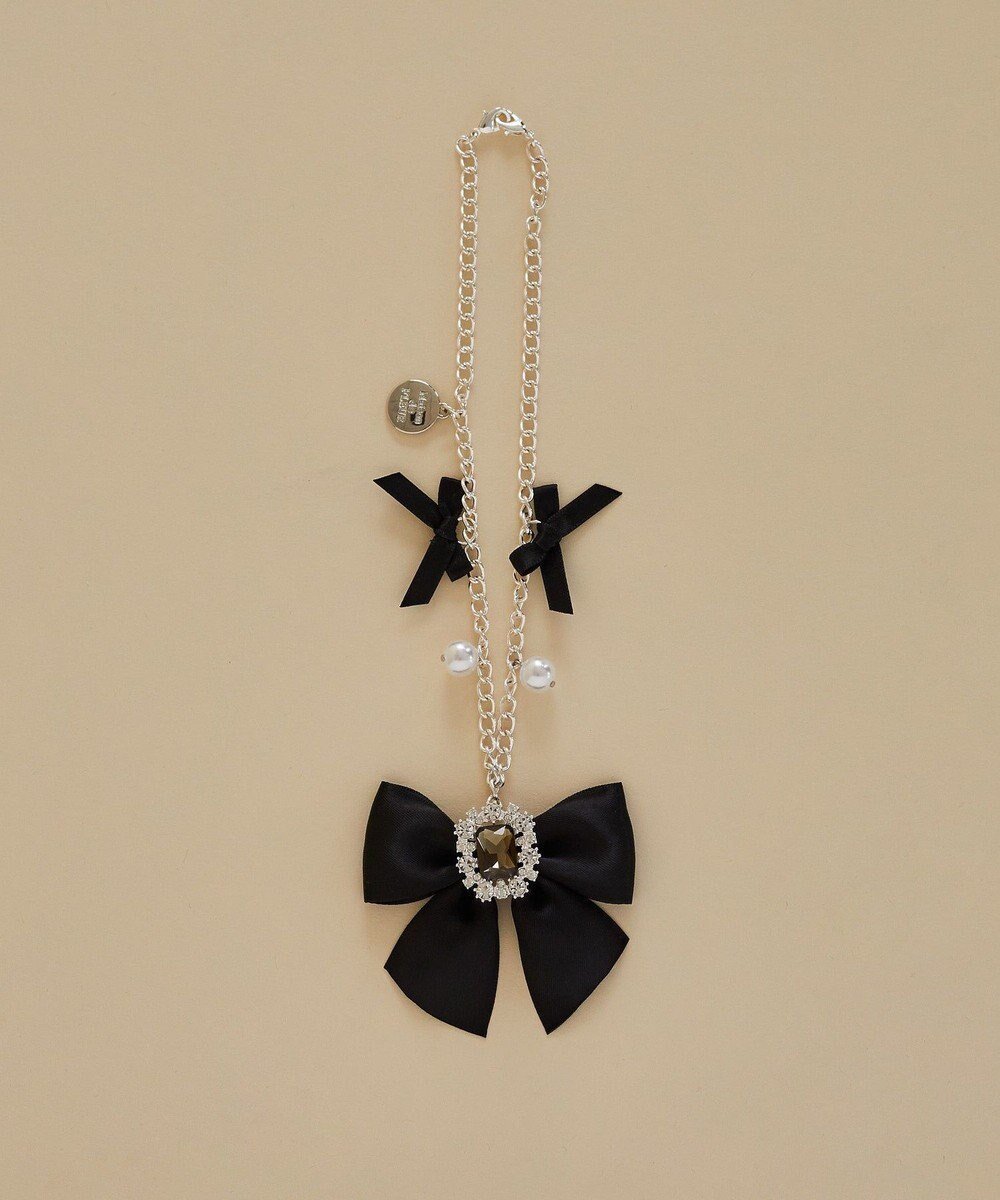 【メゾンドフルール/Maison de FLEUR】のビジューリボンパールバッグチャーム 人気、トレンドファッション・服の通販 founy(ファニー) 　ファッション　Fashion　レディースファッション　Fashion for Women　おすすめ　Recommended / Our Picks　アクセサリー　Fashion Accessories　ギフト プレゼント　Gift / Present　シルバー　Silver, Metallic Silver　シンプル　Simple, Minimal　チェーン　Chain, Chain Strap　チャーム　Charm, Pendant　トレンド　Trend, Trending Now　パール　Pearl, Pearl Accent　ビジュー　Bijou, Jewel-like Accent　リボン　Ribbon, Bow　 other-1|ID: prp329100004858720 ipo3291000000035915786