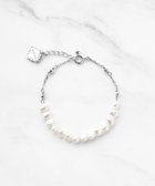 【トッカ/TOCCA】のBAROQUE PEARL BRACELET 淡水バロックパール ブレスレット 人気、トレンドファッション・服の通販 founy(ファニー) ファッション Fashion レディースファッション Fashion for Women ジュエリー Jewelry チェーン＆カフブレスレット Cuff & Chain Bracelets おすすめ Recommended / Our Picks アクセサリー Fashion Accessories ギフト プレゼント Gift / Present シンプル Simple, Minimal セレモニー Ceremony チェーン Chain, Chain Strap テクスチャー Texture, Textured Fabric ハーフ Half, Half-Length バロック Baroque, Baroque Design パール Pearl, Pearl Accent フォルム Silhouette, Form ブレスレット Bracelet, Wristband リュクス Luxury, Elegant, High-End, Chic thumbnail シルバー系|ID: prp329100004859117 ipo3291000000035931222