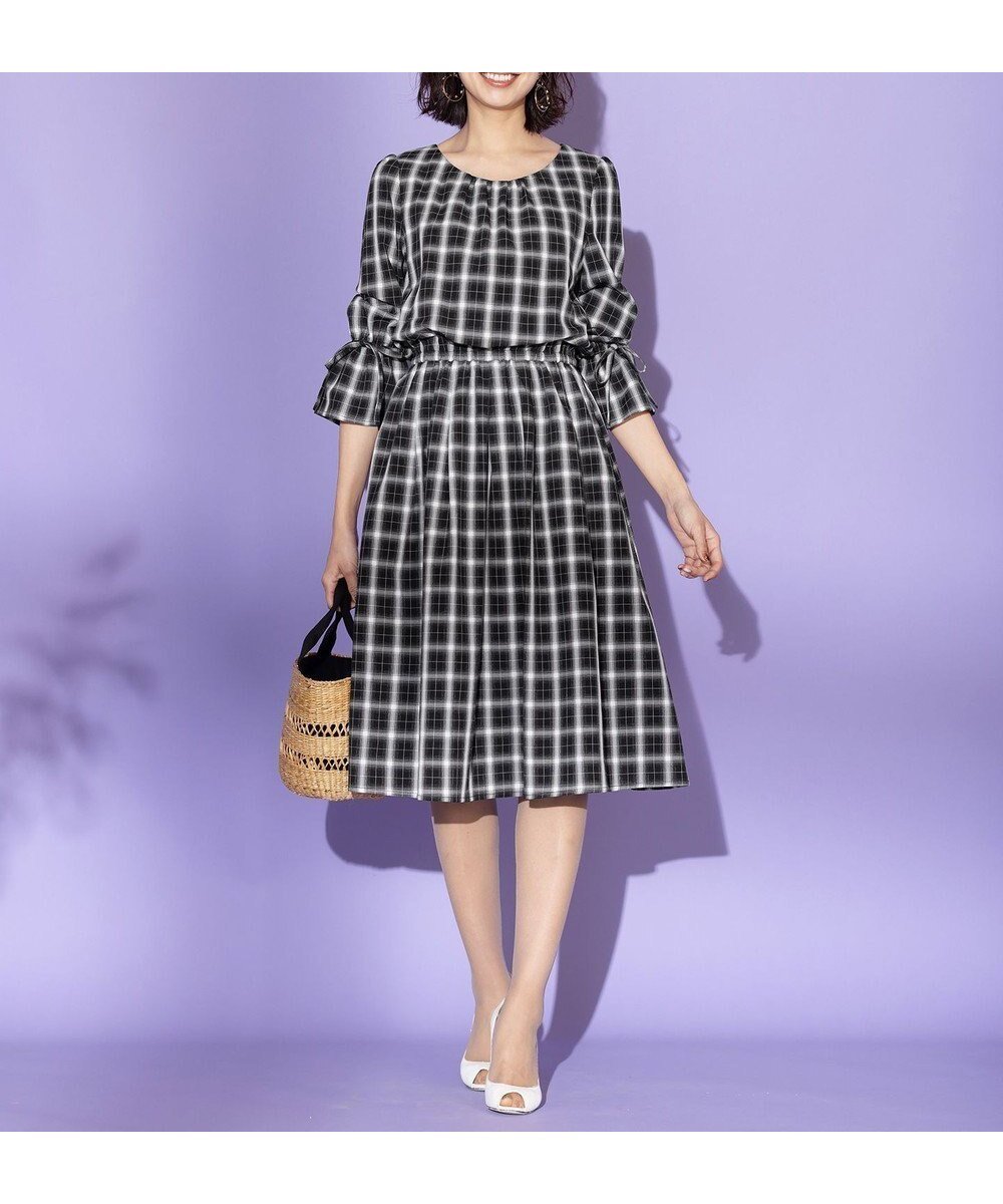 【ティアクラッセ/Tiaclasse】の【洗える】女性らしさ引き立つリボン袖ギャザーワンピース インテリア・キッズ・メンズ・レディースファッション・服の通販 founy(ファニー) 　ファッション　Fashion　レディースファッション　Fashion for Women　ワンピース　Dresses　ウォッシャブル　Machine Washable　春　Spring　洗える　Machine Washable　秋　Autumn　カーディガン　Cardigan, Knitwear　ギャザー　Gathered, Ruffled　シャーリング　Shirring, Ruched　ストレッチ　Stretch, Stretchy Fabric　スリーブ　Sleeve, Long Sleeve / Short Sleeve　チェック　Check, Plaid, Tartan　チュニック　Tunic, Long Top　ドット　Polka Dot, Dot Pattern　長袖　Long Sleeve, Full Sleeve　フィット　Fit, Slim Fit　フレア　Flare, Flared　水玉　Polka Dot, Dot Pattern　無地　Plain, Solid Color　ラウンド　Round, Round Neck　リボン　Ribbon, Bow　冬　Winter / This Winter　S/S・春夏　SS, Spring/Summer, Warm Season　再入荷　Restock / Back in Stock　夏　Summer　エレガント 上品　Elegant　新作・新入荷　New Arrivals / New In　ブラックチェック|ID: prp329100004859146 ipo3291000000035932016