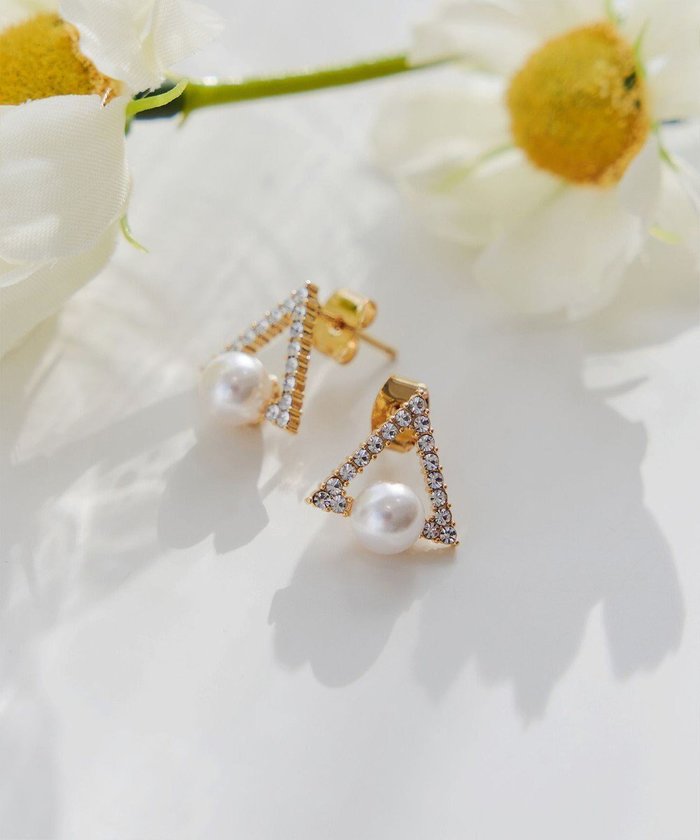 【ティアクラッセ/Tiaclasse】の【金属アレルギー対応】トライアングルパールピアス インテリア・キッズ・メンズ・レディースファッション・服の通販 founy(ファニー) https://founy.com/ ファッション Fashion レディースファッション Fashion for Women アクセサリー Fashion Accessories エレガント 上品 Elegant オケージョン Occasion Wear カーディガン Cardigan, Knitwear クリスタル Crystal, Swarovski コーティング Coating, Coated Finish シルバー Silver, Metallic Silver シンプル Simple, Minimal ジュエリー Jewelry, Accessories チュニック Tunic, Long Top パーティ Party, Party Style パール Pearl, Pearl Accent フェミニン Feminine, Girly 再入荷 Restock / Back in Stock おすすめ Recommended / Our Picks 入学式 Entrance Ceremony 卒業式 Graduation Ceremony 新作・新入荷 New Arrivals / New In 結婚式 Wedding |ID: prp329100004859183 ipo3291000000035932983