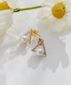 【ティアクラッセ/Tiaclasse】の【金属アレルギー対応】トライアングルパールピアス ゴールド|ID: prp329100004859183 ipo3291000000035932987