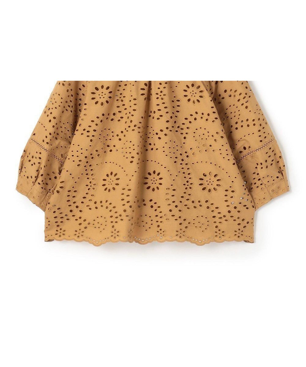 【23区/NIJYUSANKU】の【先行予約/見上愛さん着用】カットワークエンブロイダリー 2WAYブラウス 人気、トレンドファッション・服の通販 founy(ファニー) ファッション Fashion レディースファッション Fashion for Women トップス・カットソー Cut & Sew Tops シャツ・ブラウス・オフィスカジュアル Elegant Blouses & Button-Ups 春 Spring スカラップ Scallop, Scalloped Edge スラックス Slacks, Dress Pants スリーブ Sleeve, Long Sleeve / Short Sleeve デニム Denim, Jeans Material トレンド Trend, Trending Now フェミニン Feminine, Girly レース Lace, Lace Fabric ワーク Workwear, Utility Style S/S・春夏 SS, Spring/Summer, Warm Season 夏 Summer エレガント 上品 Elegant 2026年 2026 other-1|ID: prp329100004859342 ipo3291000000035935761