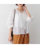 【23区/NIJYUSANKU】の【先行予約/見上愛さん着用】カットワークエンブロイダリー 2WAYブラウス 人気、トレンドファッション・服の通販 founy(ファニー) ファッション Fashion レディースファッション Fashion for Women トップス・カットソー Cut & Sew Tops シャツ・ブラウス・オフィスカジュアル Elegant Blouses & Button-Ups 春 Spring スカラップ Scallop, Scalloped Edge スラックス Slacks, Dress Pants スリーブ Sleeve, Long Sleeve / Short Sleeve デニム Denim, Jeans Material トレンド Trend, Trending Now フェミニン Feminine, Girly レース Lace, Lace Fabric ワーク Workwear, Utility Style S/S・春夏 SS, Spring/Summer, Warm Season 夏 Summer エレガント 上品 Elegant 2026年 2026 thumbnail ホワイト系|ID: prp329100004859342 ipo3291000000035963426