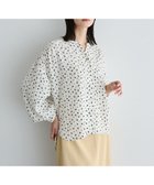 【イェッカ ヴェッカ/YECCA VECCA】の2wayボリューム袖花柄ブラウス 人気、トレンドファッション・服の通販 founy(ファニー) ファッション Fashion レディースファッション Fashion for Women トップス・カットソー Cut & Sew Tops シャツ・ブラウス・オフィスカジュアル Elegant Blouses & Button-Ups 花柄・フラワープリント・モチーフ Floral Prints & Motifs / Flower Pattern Tops スキッパー Skipper, Open Collar フェミニン Feminine, Girly ポケット Pocket, Pocket Detail 夏 Summer 春 Spring S/S・春夏 SS, Spring/Summer, Warm Season thumbnail Off White|ID: prp329100004859386 ipo3291000000035936503