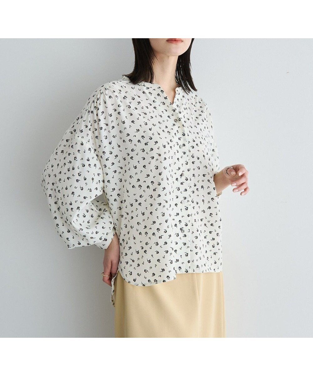 【イェッカ ヴェッカ/YECCA VECCA】の2wayボリューム袖花柄ブラウス インテリア・キッズ・メンズ・レディースファッション・服の通販 founy(ファニー) 　ファッション　Fashion　レディースファッション　Fashion for Women　トップス・カットソー　Cut & Sew Tops　シャツ・ブラウス・オフィスカジュアル　Elegant Blouses & Button-Ups　花柄・フラワープリント・モチーフ　Floral Prints & Motifs / Flower Pattern Tops　スキッパー　Skipper, Open Collar　フェミニン　Feminine, Girly　ポケット　Pocket, Pocket Detail　夏　Summer　春　Spring　S/S・春夏　SS, Spring/Summer, Warm Season　Off White|ID: prp329100004859386 ipo3291000000035936503