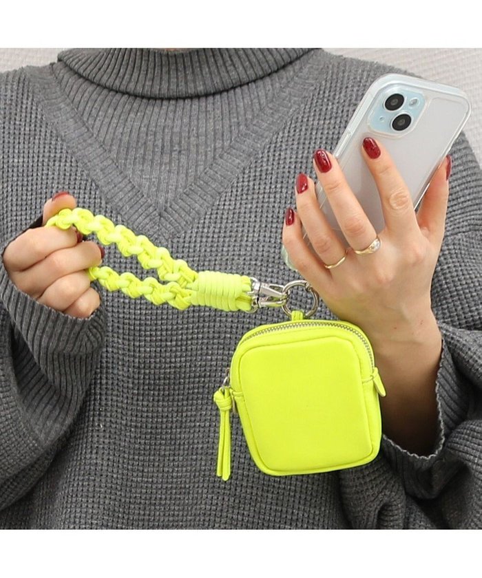 【アンビリオン/UNBILLION】のペルケ perche / 蛍光レザーストラップ付き・チャームポーチショルダー インテリア・キッズ・メンズ・レディースファッション・服の通販 founy(ファニー) https://founy.com/ ファッション Fashion レディースファッション Fashion for Women ミニ財布・二つ折り財布 Wallets & Card Cases ポーチ&ミニバッグ Pouches & Mini Bags ショルダー Shoulder, Shoulder Strap スクエア Square, Square Shape チェーン Chain, Chain Strap ポーチ Pouch, Small Case 財布 Wallet, Purse |ID: prp329100004859430 ipo3291000000035937073